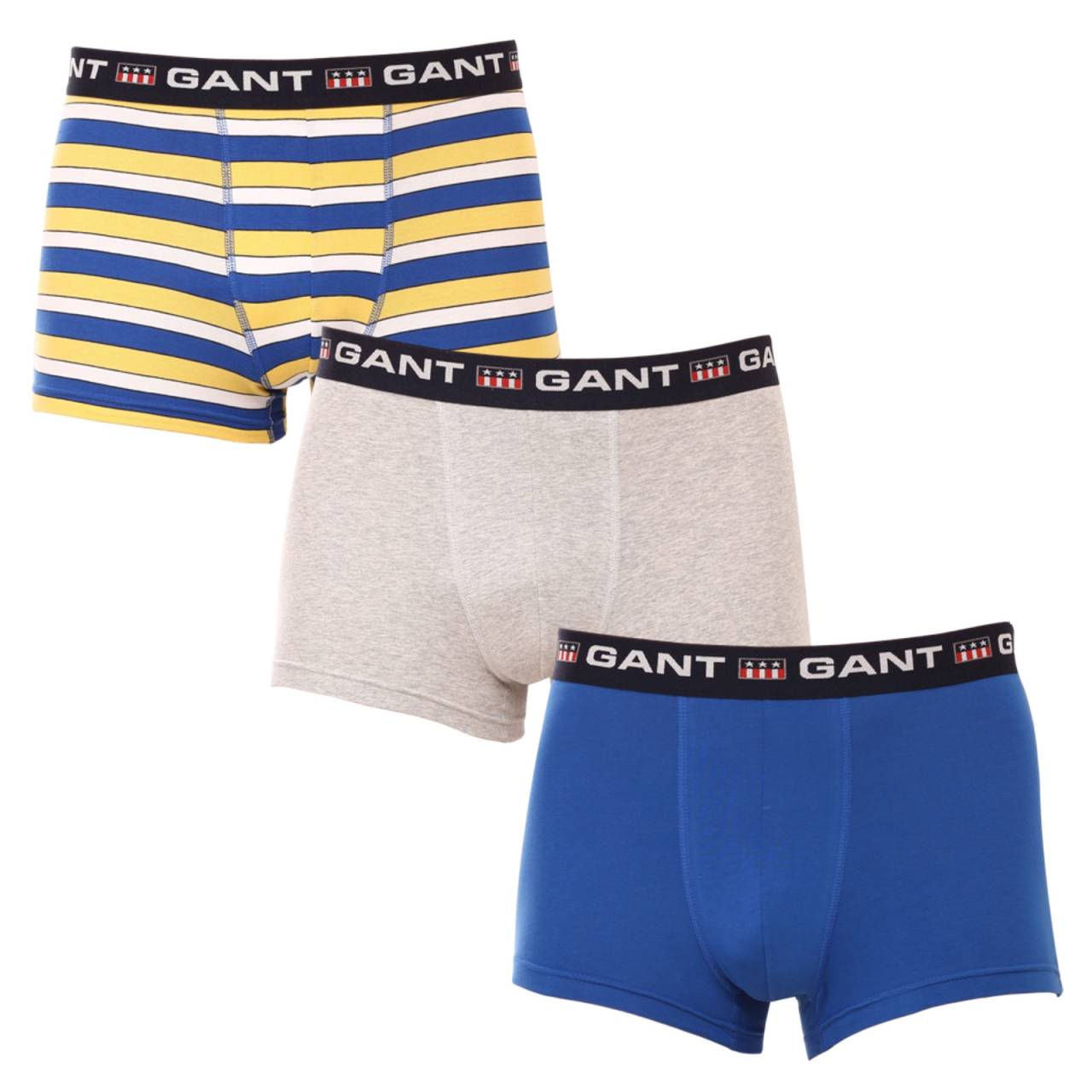 3PACK pánske boxerky Gant viacfarebné (902313073-447) M, trenky.
Stavte na pohodlie a nadčasový vzhľad s pánskymi boxerkami GANT v nadčasovej farebnej kombinácii.
Prvotriedny materiál pre každodenné pohodlie
Boxerky sú vyrobené z kvalitnej zmesi bavlny a elastanu.
Moderný dizajn do práce aj na večerné rande
Jednoduchý dizajn dopĺňa vytkávaná guma v páse s logom GANT, ktorý je mäkký a netlačí.
Prečo by ste určite mali vyskúšať boxerky GANT

Kvalitný materiál a pohodlný strih:Mäkká bavlna s elastanom zaručuje pohodlie a skvelý strih.
Štýlový minimalistický dizajn: Klasické farebné prevedenie a vyšívané elastické logo pôsobia elegantne a moderne.
Univerzálnosť: Ideálne na každodenné nosenie, do práce, na šport aj na voľný čas.

Spodná bielizeň GANT pre štýlových mužov
Od roku 1949 je značka GANT synonymom precízneho remeselného spracovania a kvalitných materiálov.
Ako sa starať o pánske boxerky GANT
Aby vám spodná bielizeň dlho vydržala v skvelom stave, odporúčame dodržiavať tieto tipy.

Perte: Per ich pri maximálnej teplote 40 °C.
Sušenie: Boxerky môžeš sušiť v sušičke - odporúčame nastaviť šetrný program na nižšiu teplotu.
Žehlenie: Ak je to potrebné, môžeš ich žehliť na nízku teplotu, ideálne naruby.

Tip: Nájsť ten správny kus spodnej bielizne, ktorý vám dokonale padne, môže byť náročné.