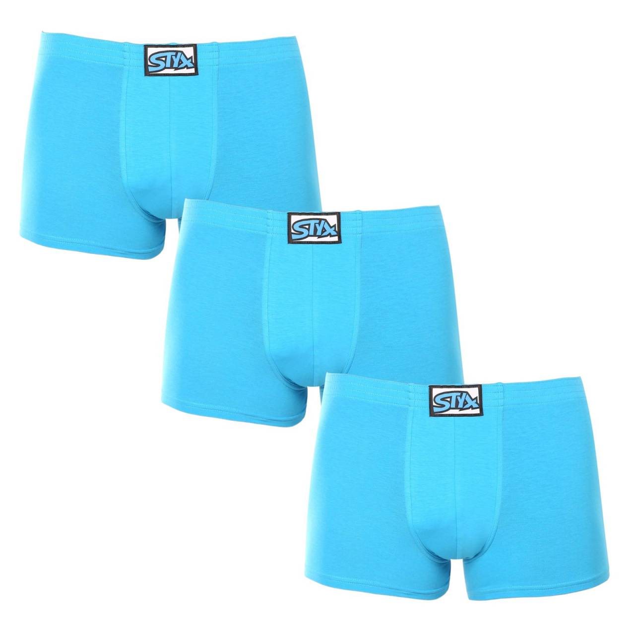 3PACK pánske boxerky Styx klasická guma svetlo modré (3Q1169) XXL, trenky.
Hľadáte dokonalú kombináciu pohodlia, štýlu a kvality?
Prvotriedny materiál pre dokonalé pohodlie
Tieto boxerky sú vyrobené z jedinečnej zmesi bavlny, modalu a elastanu.
Perfektne padnúce a pohodlné klasické elastické
Pánske boxerky Styx majú kratšie nohavičky, ktoré sa nikdy nevyhrnú a poskytujú maximálnu voľnosť pohybu.
Prečo si boxerky Styx zamilujete

Prvotriedna kombinácia bavlny a modalu: Mäkká, priedušná a príjemná na telo.
Kratšie nohavičky: Žiadne vyhrňovanie a maximálna voľnosť pohybu.
Klasický elastický pás: Netlačí, ale drží ich pevne na mieste.
Vhodné na bežné nosenie a šport: Skvelá voľba pre aktívnych mužov.
Vyrobené v ČR: Česká kvalita a precízne spracovanie.

Spodná bielizeň Styx patrí medzi najobľúbenejšie.
Česká značka Styx je medzi zákazníkmi známa najmä vďaka spodnej bielizni s neotrelými vzormi vo výrazných farbách.
Ako sa starať o boxerky Styx?
Aby vám obľúbené boxerky dlho vydržali, odporúčame nasledujúce tipy:

Pranie: Odporúčame prať na 30 ° C, aby si materiál zachoval svoju jemnosť a elasticitu.
Sušenie: Nevhodné do sušičky, aby sa predišlo strate pružnosti a poškodeniu vlákien.
Žehlenie: Pokiaľ je potrebné, je možné žehliť na nízku teplotu, ale odporúčame žehliť naruby.

Tip: Nájsť ten správny kus spodnej bielizne, ktorý vám dokonale padne, môže byť náročné.