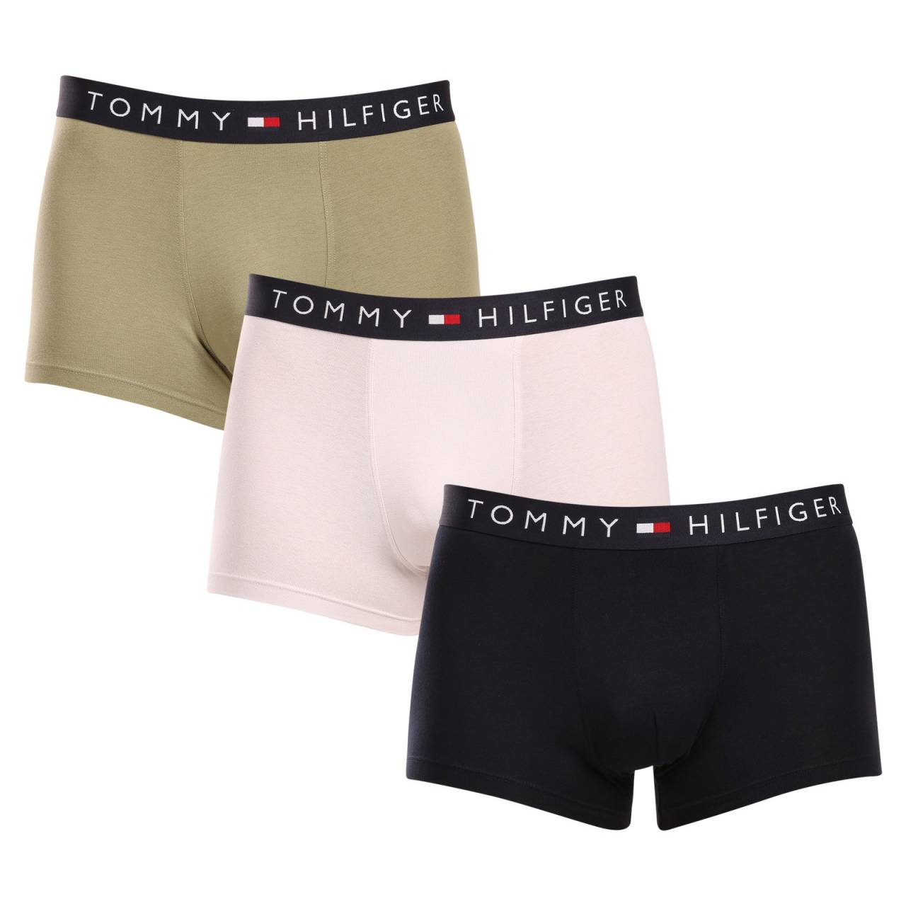 3PACK pánske boxerky Tommy Hilfiger viacfarebné (UM0UM03180 0XT) XL, trenky.
Doprajte si nadčasový štýl a špičkový komfort s pánskymi boxerkami od značky Tommy Hilfiger.
Prémiový materiál pre maximálne pohodlie
Boxerky Tommy Hilfiger sú vyrobené z jemnej, na dotyk veľmi príjemnej bavlny s prímesou elastanu, ktorý im dodáva pružnosť a dlhú životnosť.
Ikonyický štýl a precízny strih
Boxerky majú dlhšie nohavičky, ktoré sa nevyhrávajú a poskytujú dostatočné zakrytie a komfort.
Prečo by vám boxerky Tommy Hilfiger nemali chýbať

Prémiová bavlna s elastanom: Mäkká, priedušná a pohodlná na celodenné nosenie.
Dlhšie nohavičky a vyšívaný guma: Stabilita, štýl a žiadne rolovanie.
Elegantný a nadčasový dizajn: Skvelé na každodenné aj špeciálne príležitosti.

Spodná bielizeň Tommy Hilfiger je zárukou najvyššej kvality
Značka Tommy Hilfiger sa stala ikonou amerického obliekania pred takmer 40 rokmi a jej farebnosť v odtieňoch modrej, červenej a bielej je rozpoznateľná na prvý pohľad.
Ako sa starať o boxerky Tommy Hilfiger

Pranie: Per na 30 °C.
Sušenie: Boxerky možno sušiť v sušičke pri nízkej teplote.
Žehlenie: V prípade potreby je možné ich žehliť na nižšiu teplotu.

Tip: Nájdenie ideálneho kúsku spodnej bielizne môže byť niekedy náročné.