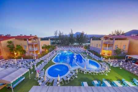 Kanárske ostrovy Tenerife Coral Compostela Beach Golf 6 dňový pobyt Raňajky Letecky Letisko: Budapešť May 2026 (28/05/26- 2/06/26)