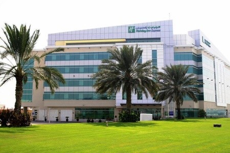 Spojené arabské emiráty Dubaj Holiday Inn Express Aiport 8 dňový pobyt Polpenzia Letecky Letisko: Praha December 2025 ( 3/12/25-10/12/25)