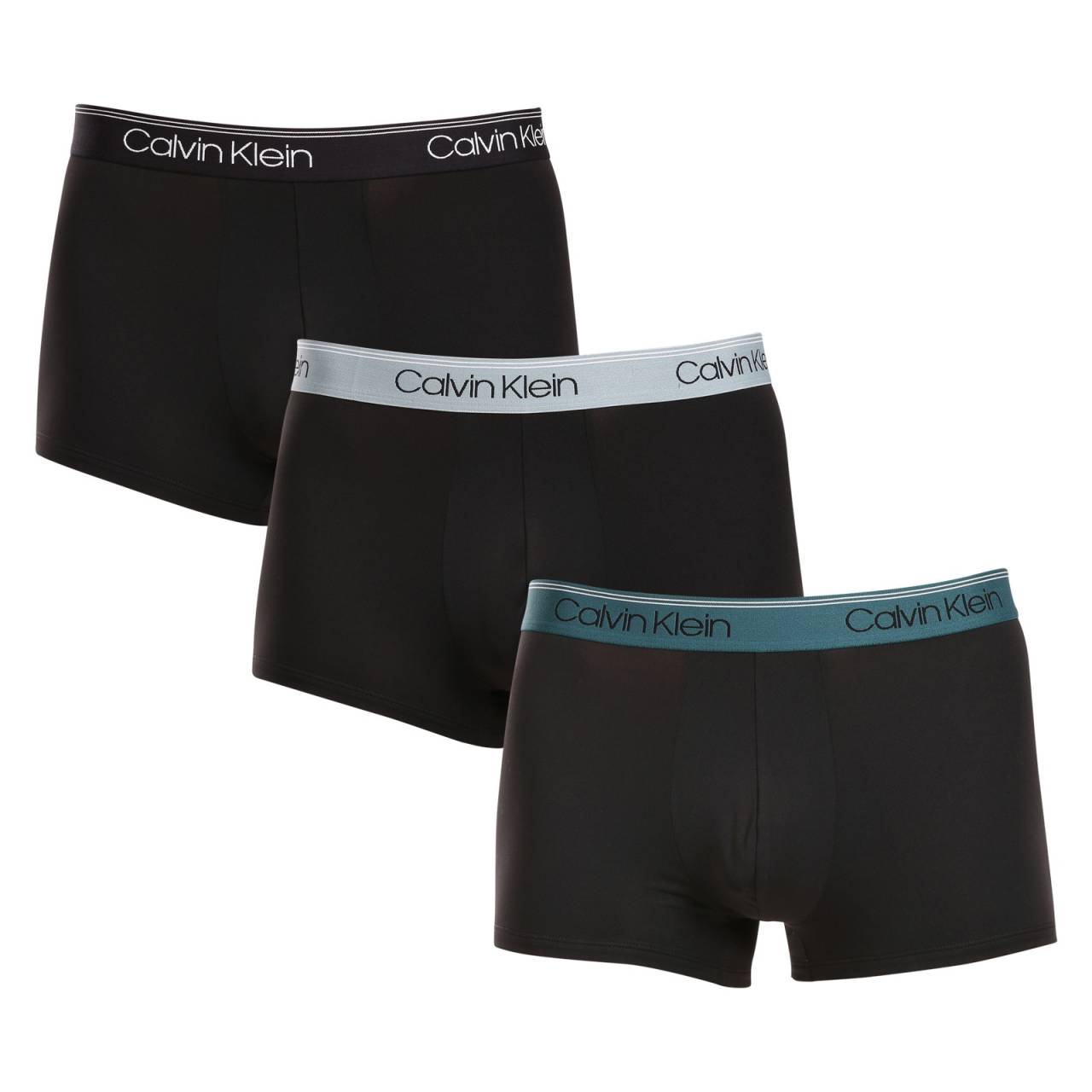 3PACK Herren Klassische Boxershorts Calvin Klein schwarz (NB2569A-N2L) S.
Genießen Sie ultimativen Komfort und Luxus mit den Calvin Klein Boxershorts für Männer in elegantem Schwarz.
Hochwertiges Material für ganztägigen Komfort
Die Boxershorts sind aus einer hochwertigen Mischung aus Baumwolle und Elastan gefertigt.
Elegantes Design und praktischer Schnitt
Die schwarze Farbe und der gewebte Gummizug mit kontrastierendem Calvin Klein-Logo sorgen für einen stilvollen und zeitlosen Look.
Warum Sie Calvin Klein Boxershorts lieben werden

Hochwertiges Material: Die Kombination aus Baumwolle und Elastan sorgt für Weichheit, Atmungsaktivität und Flexibilität für maximalen Komfort während des ganzen Tages.


Elegantes Design: Die zeitlose schwarze Farbe und das kultige, aufgestickte Calvin Klein-Logo verleihen den Boxershorts einen eleganten Look, der zu jedem Anlass passt.


Praktischer Schnitt: Die längeren Beine und die anpassungsfähige Passform bieten zusätzlichen Komfort und Bewegungsfreiheit, ideal für Freizeit, Beruf und Berufung.

Calvin Klein Unterwäsche wird von Menschen auf der ganzen Welt geliebt
Calvin Klein Herrenunterwäsche gehört zu den Aushängeschildern der Modeindustrie.
So pflegen Sie Ihre Calvin Klein Boxershorts
Damit Ihre neuen Boxershorts so lange wie möglich ihr Aussehen und ihre Qualität behalten, sollten Sie diese einfachen Richtlinien befolgen:

Wäscherei: Der Stift hat eine Höchsttemperatur von 30 °C.


Trocknen:  Das Trocknen im Wäschetrockner wird nicht empfohlen - Lufttrocknung ist die beste Option.


Bügeln: Boxershorts müssen nicht gebügelt werden, was Ihnen Zeit und Mühe erspart.

Tip: Die Suche nach Ihrer Lieblingsunterwäsche kann sehr langwierig sein, deshalb möchten wir, dass Ihre Lieblingsstücke lange halten.