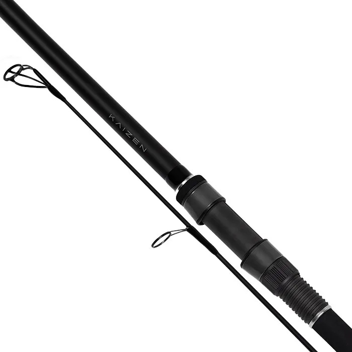 Korda prút kaizen platinum 13 ft 4 lb.
 Výsledkom je rad špičkových prútov, ktoré majú rýchlo sa zužujúci profil, ktorý zaručuje špičkovú akciu, extrémnu pružnosť a dlhé hody.
 Na výrobu prútov boli využité len vysoko kvalitné komponenty.
 Rad Kaizen obsahuje niekoľko modelov: 12 ft - 3 lb, 3,5 lb a 4 lb + 12 ft Spod; 12 ft 6 palcov 4 lb + modely 13 ft - 3,5 lb a 4 lb.
 Parametre: • vysoko pevný japonský uhlík •skosený profil pre vyššiu pevnosť •matný lak •ľahké očká z ocele •50 mm vodiace očko • japonská zmršťovacia rukoväť •sedlo navijaku Fuji DPS