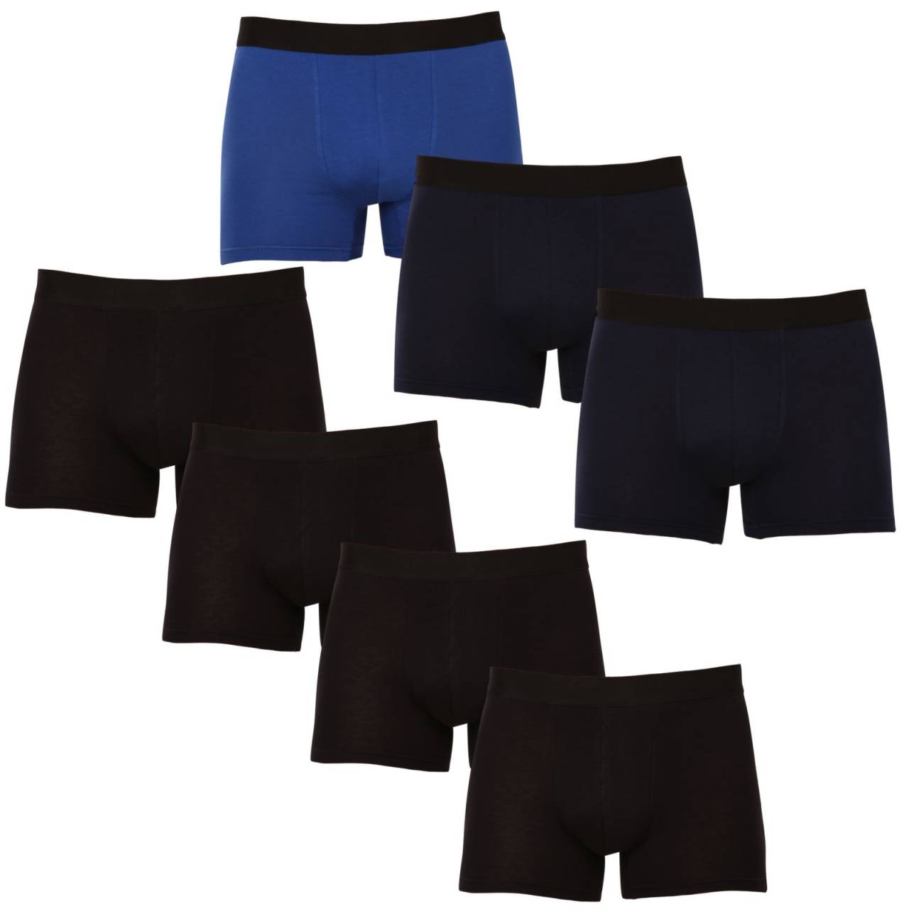 7PACK pánske boxerky Nedeto viacfarebné (7NDTB1001) XL, trenky.
Doprajte si maximálne pohodlie a skvelý vzhľad s pánskymi boxerkami Nedeto vo viacerých farbách.
Kvalitný bavlnený materiál zaručuje pohodlie a pružnosť
Boxerky sú vyrobené z bavlny s prímesou elastanu.
Moderný dizajn a pohodlný strih
Boxerky Nedeto majú minimalistický dizajn s pásom s tkanou gumičkou, ktorý im dodáva moderný vzhľad.
Prečo stoja boxerky Nedeto za vyskúšanie

Kvalitný materiál: Mäkký, jemný a priedušný materiál zaručuje pohodlie a šetrnosť k pokožke.


Dlhšie nohavičky: Poskytujú dodatočnú podporu a krytie, ideálne na športové aktivity a bežné nosenie.


Vytláčaná guma s logom: Pružná a odolná guma s jemným logom Nedeto udrží boxerky na mieste bez nepríjemného otlaku.


Viacfarebné vyhotovenie: Kombinácia čiernych a modrých boxeriek je praktická a hodí sa ku každému oblečeniu.


Skvelý pomer ceny a kvality: Za nízku cenu získate niekoľko kusov kvalitnej spodnej bielizne.

Spodná bielizeň Nedeto uspokojí aj tých najnáročnejších zákazníkov
Česká značka spodnej bielizne Nedeto patrí k našim privátnym značkám, preto vám dáme za pravdu, že jej výrobky sú kvalitné.
Ako sa starať o svoje nové boxerky Nedeto?
Aby vám vaša obľúbená spodná bielizeň dlho vydržala, odporúčame dodržiavať nasledujúce pokyny.

Pranie: Odporúčame prať pri maximálnej teplote 30°C, aby sa zachovala mäkkosť a pružnosť materiálu.


Sušenie: Nesušte v sušičke.


Žehlenie: Boxerky sa môžu žehliť pri nízkej teplote vhodnej pre bavlnu.

Tip: Staňte sa expertom na údržbu spodnej bielizne vďaka radám v našom článku a doprajte svojim obľúbeným kúskom starostlivosť, ktorú si zaslúžia.