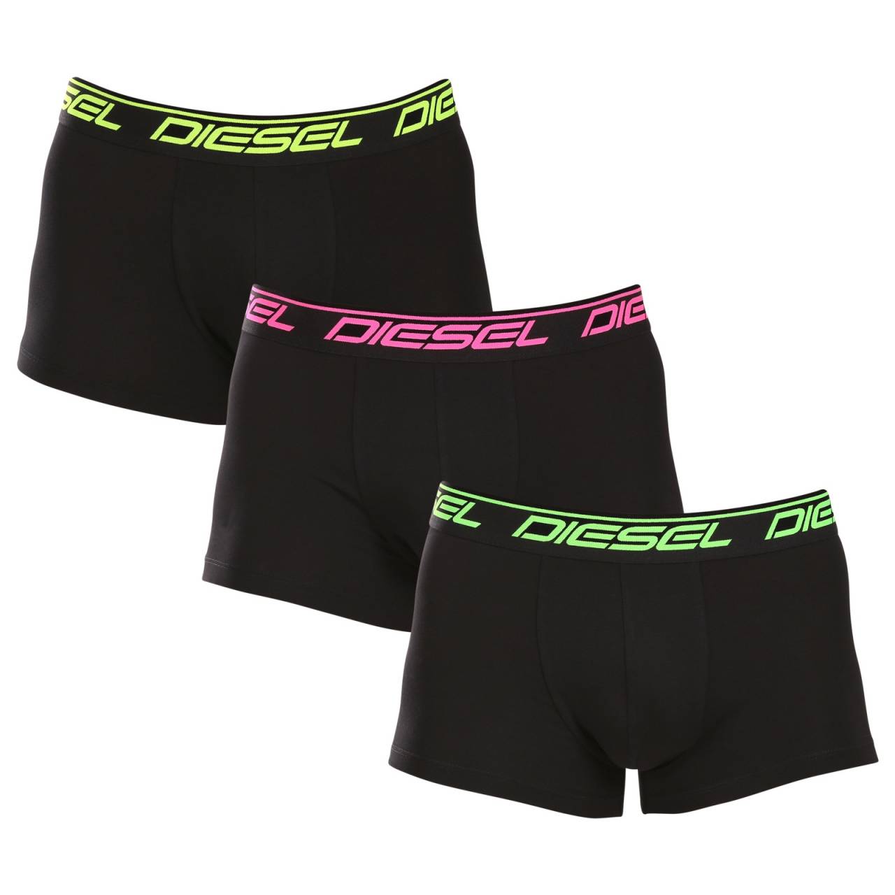 3PACK herenboxershort Diesel zwart (00ST3V-0AMAF-E6818) S.
Zet in op de beproefde combinatie van stijl, comfort en kwaliteit met deze Diesel boxershorts voor heren.
Eersteklas materiaal voor maximaal comfort
De boxershorts zijn gemaakt van een comfortabele mix van katoen en elastaan.
Modern ontwerp en doordachte snit
Door het monochrome ontwerp met contrasterend rubber ziet hij er modern en tijdloos uit.
Waarom je zeker Diesel boxershorts moet proberen

Eersteklas materiaal: De combinatie van katoen en elastaan zorgt voor zachtheid, ademend vermogen en ideale flexibiliteit voor maximaal comfort gedurende de hele dag.
Stijlvol ontwerp: Het kenmerkende geweven elastiek met Diesel logo geeft de boxershort een moderne look en tijdloze stijl.
Veelzijdig gebruik: Ideaal voor dagelijks gebruik, werk, sport en vrije tijd - de perfecte keuze voor elke gelegenheid.

Diesel ondergoed voor wie het beste voor zichzelf wil
Het iconische kleding- en ondergoedmerk Diesel zal je verblijden met zijn eenvoudige stijl met originele elementen.
Hoe verzorg je Diesel boxers
Om ervoor te zorgen dat je favoriete ondergoed lang meegaat, raden we je aan deze tips te volgen.

Wasgoed: Was boxers op maximaal 30 °C.
Drogen: Je kunt je boxers op een lage temperatuur in de droger drogen.
Strijken: Ja, deze boxers kunnen worden gestreken.

Tip: Het juiste ondergoed vinden dat perfect bij je past, kan een uitdaging zijn.
