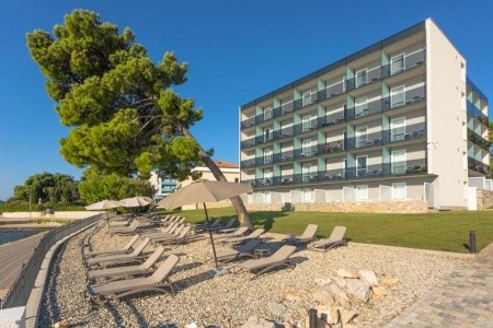 Chorvátsko Vodice Vila Arausa 8 dňový pobyt Light All inclusive Letecky Letisko: Bratislava June 2026 (24/06/26- 1/07/26)