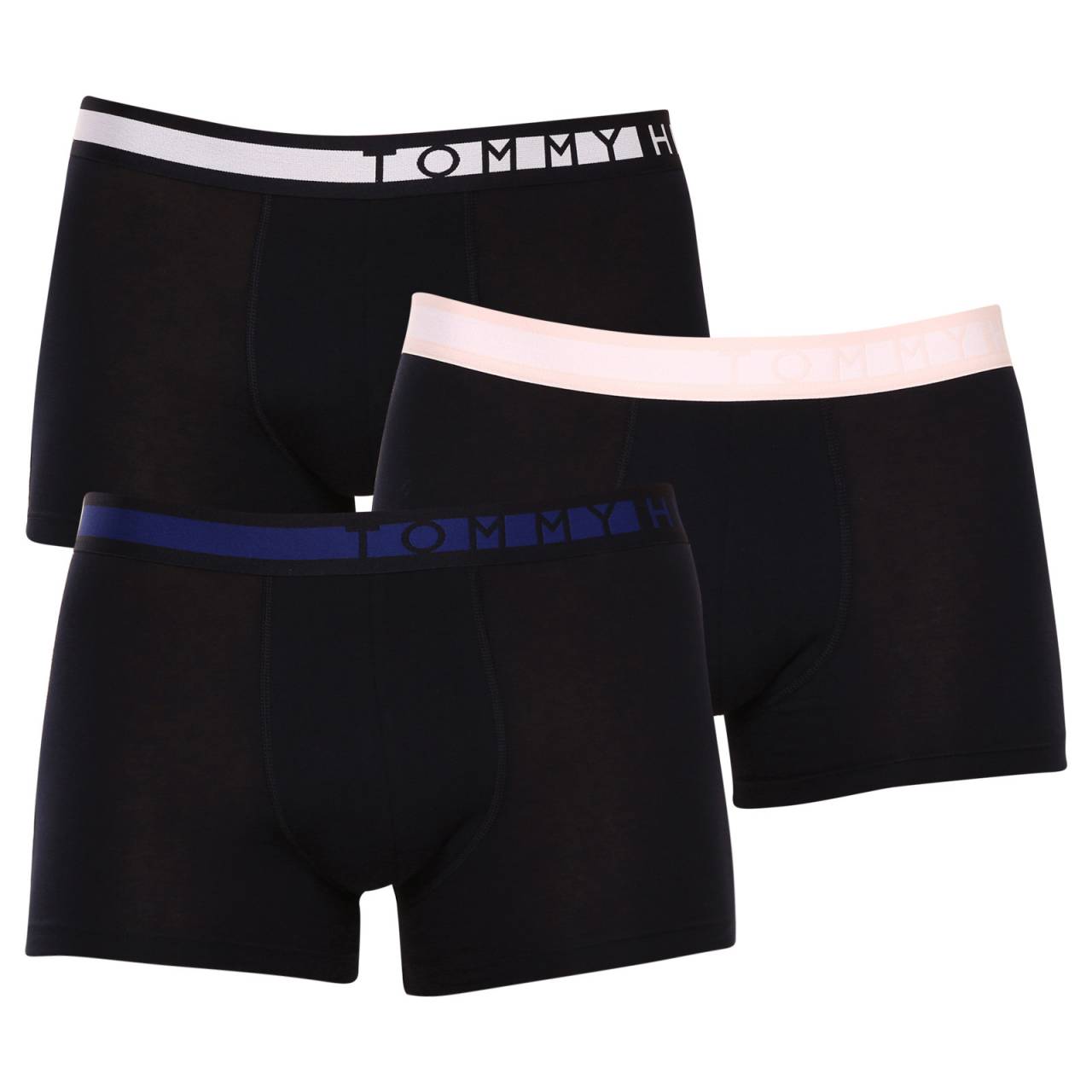 3PACK moške boksarice Tommy Hilfiger temno modre (UM0UM01234 0TW) M.
Moške boksarice, ki bodo všeč tako moškim kot njihovim ženam
Boksarice Tommy Hilfiger se odlikujejo po kakovosti izdelave, zaradi kombinacije bombaža in elastana pa se dobro prilegajo in so prijetne na otip.
Spodnje perilo Tommy Hilfiger je zagotovilo najvišje kakovosti
Blagovna znamka Tommy Hilfiger je pred skoraj 40 leti postala ikona ameriškega oblačenja, njena barvita paleta modre, rdeče in bele barve pa je prepoznavna že na prvi pogled.