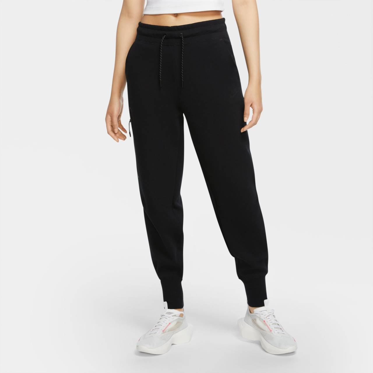 Nike Sportswear Tech Fleece XL.