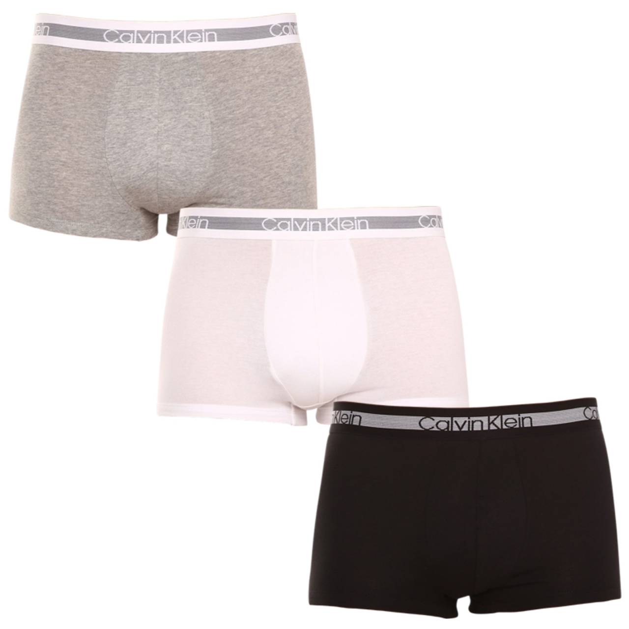 3PACK Herren Klassische Boxershorts Calvin Klein mehrfarbig (NB1799A-MP1) M.
Diese Calvin Klein Boxershorts für Männer bieten nicht nur absoluten Komfort, sondern auch einen zeitlosen und modernen Stil.
Hochwertiges Material für den täglichen Gebrauch
Die Calvin Klein Boxershorts sind aus hochwertiger Baumwolle mit einem Hauch von Elastan gefertigt, was Weichheit, Atmungsaktivität und Flexibilität garantiert.
Kürzere Slips für maximale Bewegungsfreiheit
Calvin Klein Boxershorts haben kürzere Beine und sind damit die ideale Wahl für alle, die mehr Bewegungsfreiheit und minimale Einschränkungen bevorzugen.
Vorteile, die Sie jeden Tag schätzen werden

Atmungsaktive Baumwolle: Hält Sie den ganzen Tag über frisch.


Flexibilität dank Elastan: Die Boxershorts passen sich perfekt an Ihren Körper an und schränken die Bewegungsfreiheit nicht ein.


Stilvoll gewebter Gummi: Das Calvin Klein-Logo verleiht den Boxershorts einen zeitlosen Look.

Calvin Klein Unterwäsche verleiht Ihnen einen einzigartigen Stil
Calvin Klein Herrenunterwäsche gehört zu den Aushängeschildern der Modeindustrie.
Pflegehinweise für Calvin Klein Boxershorts
Damit die Boxershorts lange ihre Qualität und ihren Komfort behalten, empfehlen wir, die folgenden Richtlinien zu beachten:

Wäscherei: Waschen Sie die Boxershorts bei 30°C, um die Weichheit des Materials zu erhalten.


Trocknen: Kann bei niedrigen Temperaturen im Wäschetrockner getrocknet werden.


Bügeln: Boxershorts müssen nicht gebügelt werden.

Tip: Es kann schwierig sein, die richtige Unterwäsche zu finden, die perfekt sitzt.