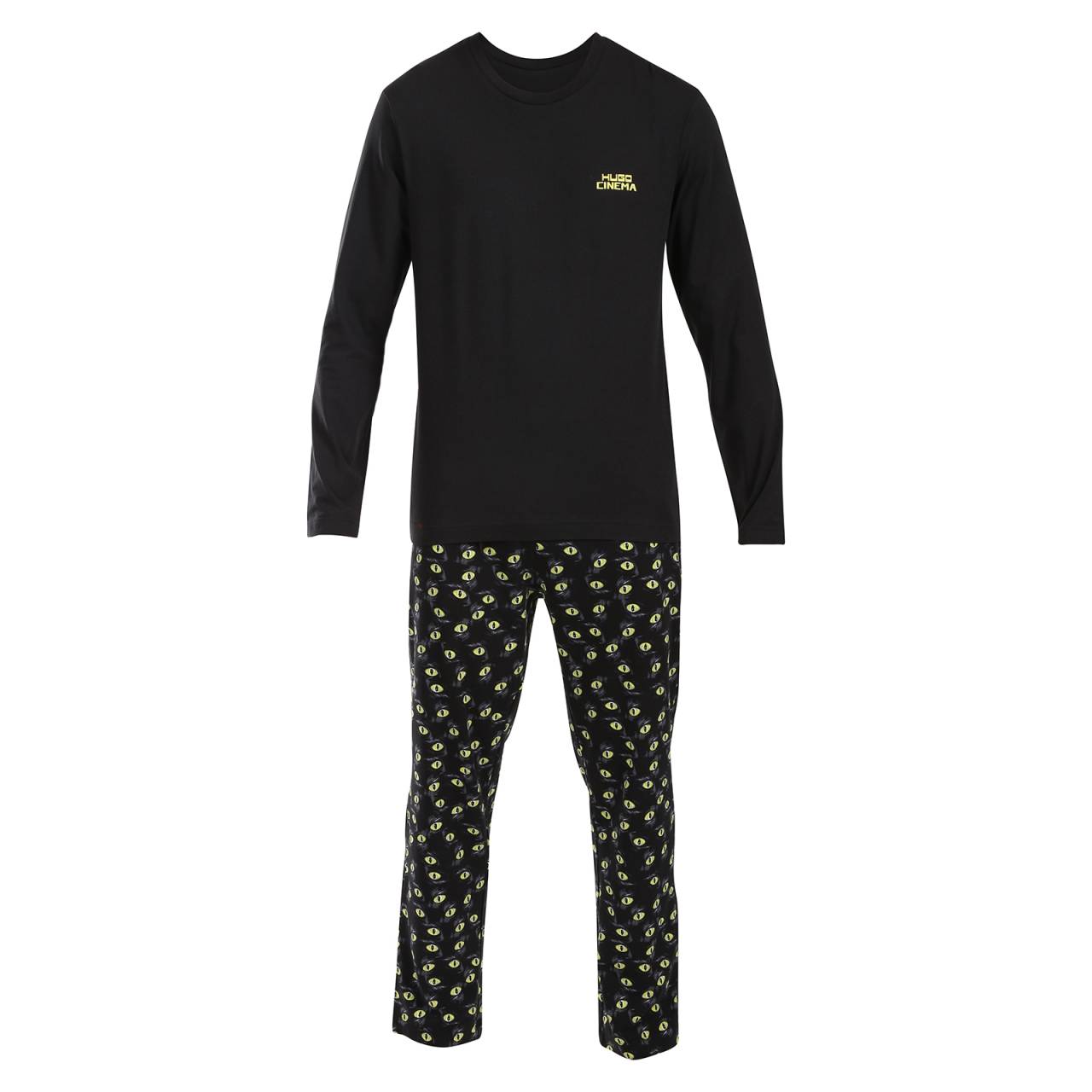 Herenpyjama HUGO zwart (50524764 003) XXL.
Ervaar maximaal comfort en stijl met de HUGO pyjamaset voor heren.
Eersteklas materiaal voor het perfecte gevoel
De pyjama's van HUGO zijn gemaakt van zuiver katoen dat zacht, ademend en aangenaam aanvoelt.
Luxe stijl en functionaliteit in één
Een lange broek en een ruimvallend T-shirt in een minimalistisch ontwerp geven de pyjama een moderne en luxueuze uitstraling waardoor je je niet alleen stijlvol voelt als je slaapt, maar ook als je thuis loungt.
Waarom je van een pyjama van HUGO zult houden

Luxe materiaal: Het hoge katoengehalte garandeert comfort, ademend vermogen en een aangenaam gevoel op de huid.
Elegant ontwerp: Minimalistisch ontwerp en moderne details voegen stijl toe, zelfs tijdens het slapen.
Exclusieve verpakking: De pyjama is verpakt in een elegante doos, waardoor het een perfect cadeau is.

Het merk HUGO zet een lange traditie voort
HUGO kleding en ondergoed zet de geschiedenis voort van het populaire merk Hugo Boss, dat we allemaal associëren met luxe stukken die een vleugje exclusiviteit aan onze garderobe toevoegen.
Hoe verzorg je een herenpyjama van HUGO?
Om ervoor te zorgen dat je pyjama lang in perfecte staat blijft, raden we je de volgende tips aan.

Wasgoed: We raden aan om te wassen op een maximumtemperatuur van 40 °C met milde wasmiddelen.
Drogen: Vermijd drogen in de droogtrommel om het katoen zacht te houden en zijn vorm te behouden.
Strijken: De pyjama kan gestreken worden op een lage temperatuur.

Tip: Het juiste ondergoed vinden dat perfect bij je past, kan een uitdaging zijn.
