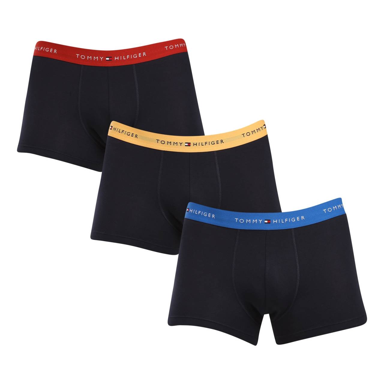 3PACK pánske boxerky Tommy Hilfiger tmavo modré (UM0UM02763 0WR) L, trenky.
Doprajte si nadčasový štýl a špičkový komfort s pánskymi boxerkami od značky Tommy Hilfiger.
Prémiový materiál pre maximálne pohodlie
Boxerky Tommy Hilfiger sú vyrobené z jemnej, na dotyk veľmi príjemnej bavlny s prímesou elastanu, ktorý im dodáva pružnosť a dlhú životnosť.
Ikonyický štýl a precízny strih
Boxerky majú dlhšie nohavičky, ktoré sa nevyhrávajú a poskytujú dostatočné zakrytie a komfort.
Prečo by vám boxerky Tommy Hilfiger nemali chýbať

Prémiová bavlna s elastanom: Mäkká, priedušná a pohodlná na celodenné nosenie.
Dlhšie nohavičky a vyšívaný guma: Stabilita, štýl a žiadne rolovanie.
Elegantný a nadčasový dizajn: Skvelé na každodenné aj špeciálne príležitosti.

Spodná bielizeň Tommy Hilfiger je zárukou najvyššej kvality
Značka Tommy Hilfiger sa stala ikonou amerického obliekania pred takmer 40 rokmi a jej farebnosť v odtieňoch modrej, červenej a bielej je rozpoznateľná na prvý pohľad.
Ako sa starať o boxerky Tommy Hilfiger

Pranie: Per na 30 °C.
Sušenie: Boxerky možno sušiť v sušičke pri nízkej teplote.
Žehlenie: V prípade potreby je možné ich žehliť na nižšiu teplotu.

Tip: Nájdenie ideálneho kúsku spodnej bielizne môže byť niekedy náročné.
