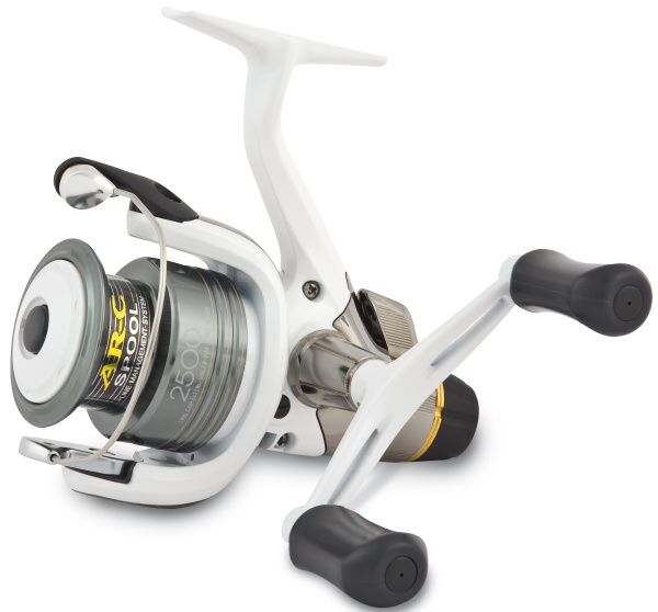 Shimano navijak stradic gtm 2500 rc.