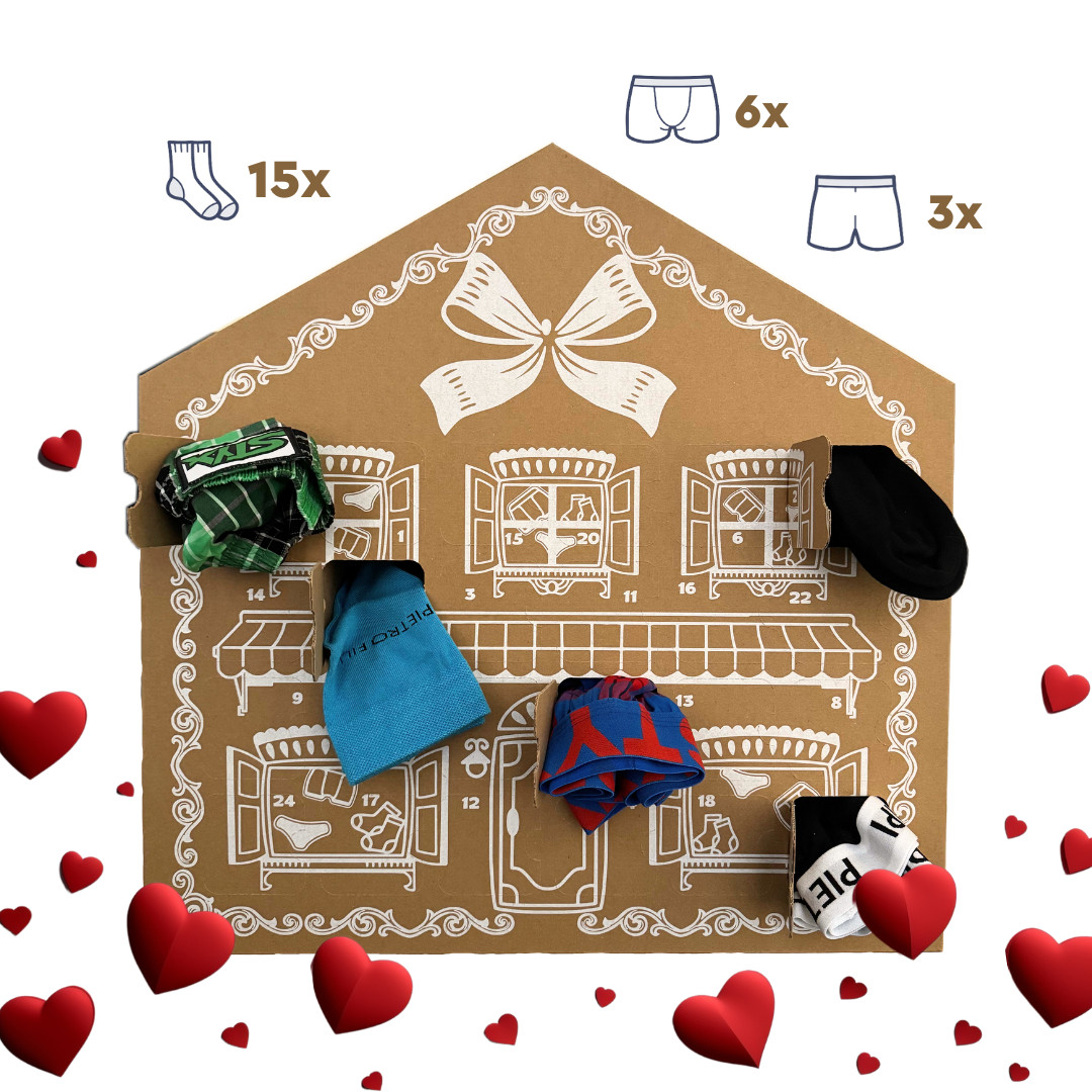 Trenýrkárna Boîte de Saint-Valentin pour hommes 24 pièces (24TDV2) XXL.
Faites-vous plaisir ou faites plaisir à votre homme préféré en lui offrant un coffret cadeau rempli de sous-vêtements confortables et modernes.
La joie d'une lessive qui dure
Le choix d'un cadeau approprié est souvent un défi.
Conseil : Vous n'êtes pas obligé de vous contenter de donner cette boîte !
Que contient le coffret cadeau pour homme ?
Attention, si vous voulez une vraie surprise, sautez ce passage.
Composition de la boîte :

3x short Styx


3x boxer Pietro Filipi


3x chaussettes en bambou Styx (haute, cheville, basse)


3x chaussettes Pietro Filipi


3x chaussettes Pietro Filipi


3x boxer Nedeto


3x chaussettes de sport Styx (haute, basse, cheville)


3x chaussettes Nedeto (haute, basse, cheville)

Vous recevrez les shorts et les boxers dans la taille que vous avez choisie.
Marques tchèques préférées sur lesquelles vous pouvez compter
Nous avons apporté le plus grand soin à ce coffret, c'est pourquoi vous y trouverez des produits dont nous sommes fiers et qui nous enthousiasment.
Comment entretenir des sous-vêtements neufs ?
La boîte contient une grande variété d'articles de blanchisserie.

Blanchisserie : Lavez vos sous-vêtements à 40°C - la température idéale pour maintenir la qualité et éliminer la saleté.
Séchage : Ils peuvent être séchés au sèche-linge, mais toujours à basse température pour éviter d'endommager l'élasthanne ou de rétrécir le tissu.
Repassage : Si nécessaire, vous pouvez repasser à une température basse adaptée au coton - cela prolongera la durée de vie du caoutchouc et du tissu.

Conseil : Devenez incollable sur l'entretien de la lingerie grâce à nos conseils dans cet article et donnez à vos pièces préférées le soin qu'elles méritent.