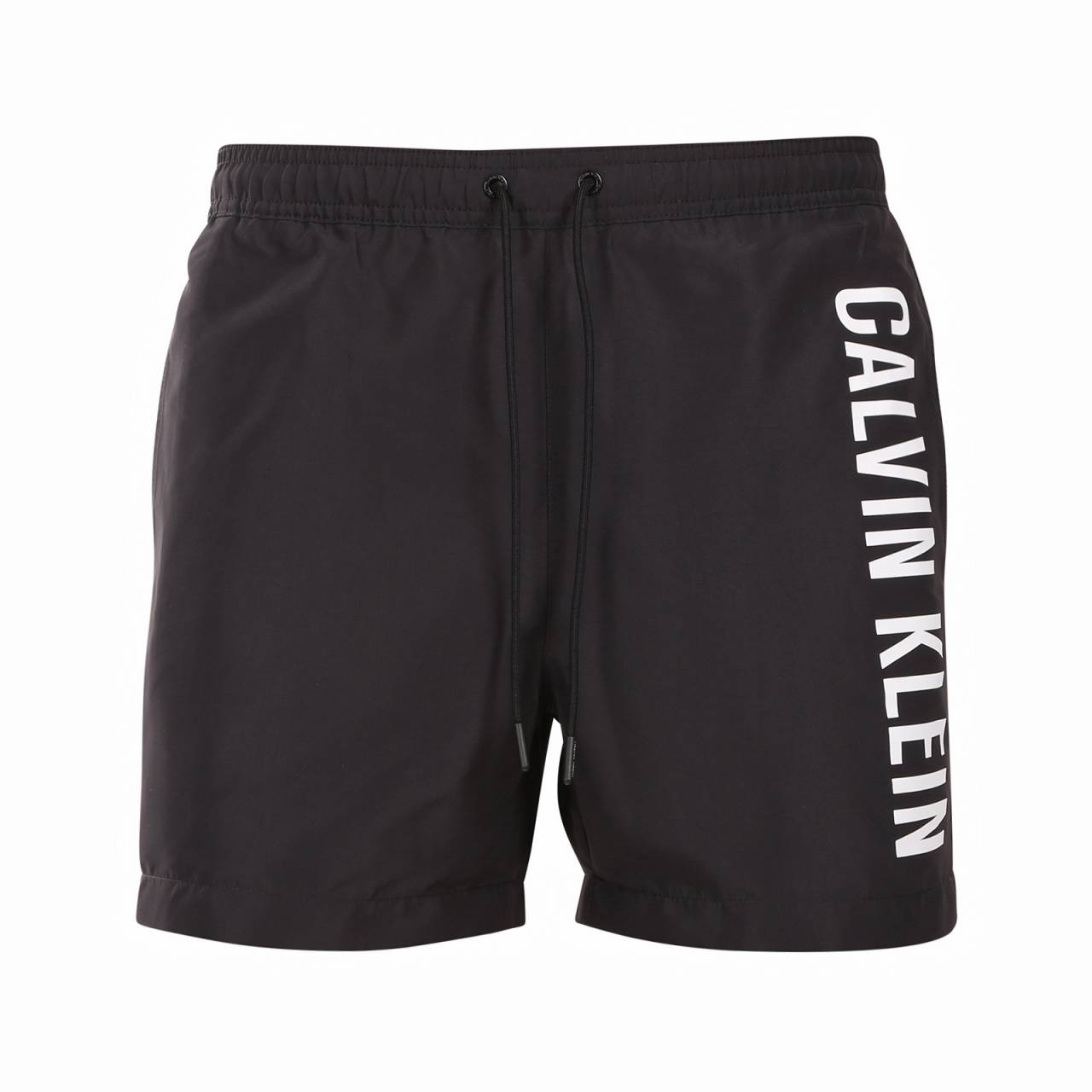 Pánske plavky Calvin Klein čierné (KM0KM01092-BEH) XXL.
Chcete vyzerať štýlovo a zároveň si užívať maximálne pohodlie?
Ľahký a funkčný materiál vám zaručí pohodlie
Plavky sú vyrobené z ľahkého polyesteru, ktorý rýchlo schne a je veľmi odolný.
Pohodlný strih na každú príležitosť
Plavky Calvin Klein majú kratšie nohavičky, takže vás neobmedzujú a nechajú vyniknúť vaše nohy.
Prečo by vám plavky Calvin Klein nemali chýbať v šatníku

Prémiový dizajn: Luxusný vzhľad s ikonickým logom Calvin Klein.
Rýchloschnúci materiál.
Perfektný strih: Krátke nohavičky a elastický pás so šnúrkou na stiahnutie sa vám prispôsobia a zabezpečia maximálnu voľnosť pohybu.

Spodnú bielizeň Calvin Klein milujú ľudia na celom svete
Pánska spodná bielizeň Calvin Klein patrí k stáliciam módneho priemyslu.
Ako sa starať o svoje plavky?
Aby vám plavky vydržali ako nové, je dôležité venovať im správnu starostlivosť:

Pranie: Odporúča sa pri 30 °C s jemným pracím prostriedkom.
Sušenie: Nie je vhodné sušiť v bubnovej sušičke - najlepšie je nechať ich uschnúť na vzduchu.
Žehlenie: Nežehlite, materiál sa prirodzene vyrovná.

Tip: Výber plaviek, ktoré vám dokonale padnú a zvýraznia váš štýl, môže byť behom na dlhé trate.