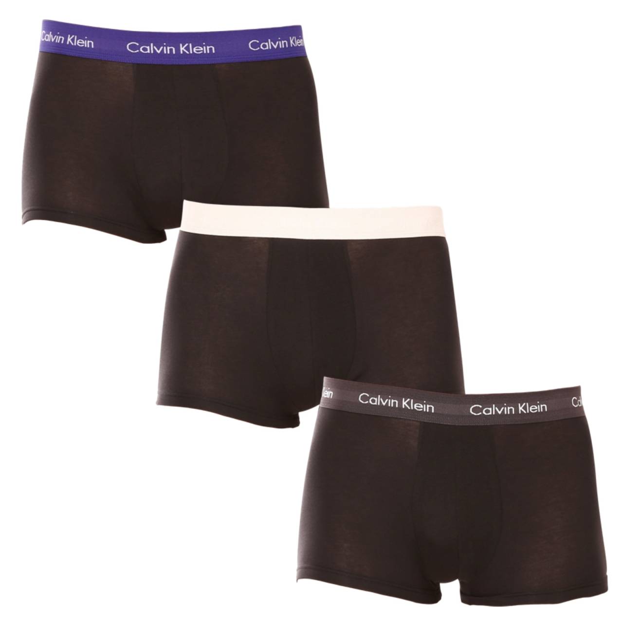 3PACK Moške boksarice Calvin Klein črne (U2664G-H4X) L.
Kakovostne boksarice za vsako garderobo
Calvin Kleinove moške boksarice s krajšimi nogami zagotavljajo popolno udobje za vsakodnevno nošenje, ne glede na to, ali vas čaka pomemben delovni sestanek ali plezanje po skali.
Spodnje perilo Calvin Klein obožujejo ljudje po vsem svetu
Moško spodnje perilo Calvin Klein je ena od stalnic modne industrije.