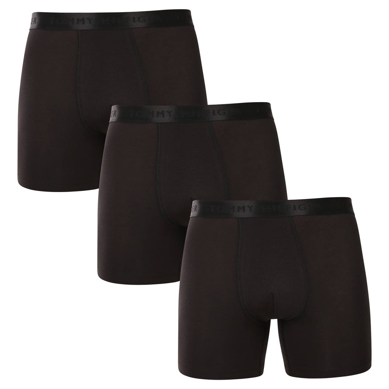 3PACK pánske boxerky Tommy Hilfiger čierné (UM0UM03393 0WE) XL, trenky.
Doprajte si nadčasový štýl a špičkový komfort s pánskymi boxerkami od značky Tommy Hilfiger.
Prémiový materiál pre maximálne pohodlie
Boxerky Tommy Hilfiger sú vyrobené z jemnej, na dotyk veľmi príjemnej bavlny s prímesou elastanu, ktorý im dodáva pružnosť a dlhú životnosť.
Ikonyický štýl a precízny strih
Boxerky majú dlhšie nohavičky, ktoré sa nevyhrávajú a poskytujú dostatočné zakrytie a komfort.
Prečo by vám boxerky Tommy Hilfiger nemali chýbať

Prémiová bavlna s elastanom: Mäkká, priedušná a pohodlná na celodenné nosenie.
Dlhšie nohavičky a vyšívaný guma: Stabilita, štýl a žiadne rolovanie.
Elegantný a nadčasový dizajn: Skvelé na každodenné aj špeciálne príležitosti.

Spodná bielizeň Tommy Hilfiger je zárukou najvyššej kvality
Značka Tommy Hilfiger sa stala ikonou amerického obliekania pred takmer 40 rokmi a jej farebnosť v odtieňoch modrej, červenej a bielej je rozpoznateľná na prvý pohľad.
Ako sa starať o boxerky Tommy Hilfiger

Pranie: Per na 30 °C.
Sušenie: Boxerky možno sušiť v sušičke pri nízkej teplote.
Žehlenie: V prípade potreby je možné ich žehliť na nižšiu teplotu.

Tip: Nájdenie ideálneho kúsku spodnej bielizne môže byť niekedy náročné.