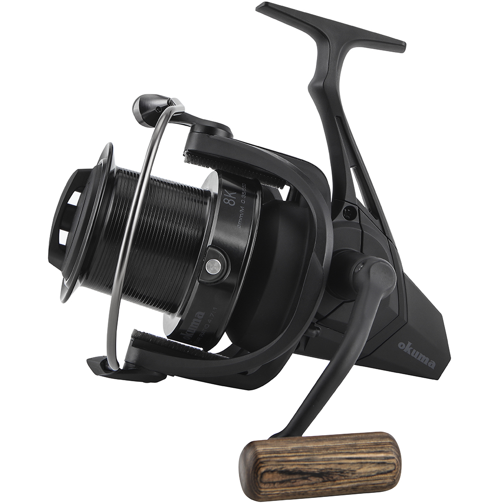 Okuma navijak 8k.
 5 + 1 guľkových ložísk z nerezovej ocele 
 1 valcové ložisko pre Quick-Set anti-reverse systém 
 Pevná hliníková cievka 
 Systém pomalej oscilácie 
 Systém rýchlej brzdy 
 precízne prevody 
 Precízny hliníková kľučka s drevenou koncovkou 
 Vodeodolná brzda Hydro Block 
 Rýchly progresívny brzdový systém 
 CFR: Cyclonic Flow Rotor - špeciálny rotor vytvára cyklonické vzduchové prúdenie, ktorej výrazným spôsobom urýchľuje sušenie