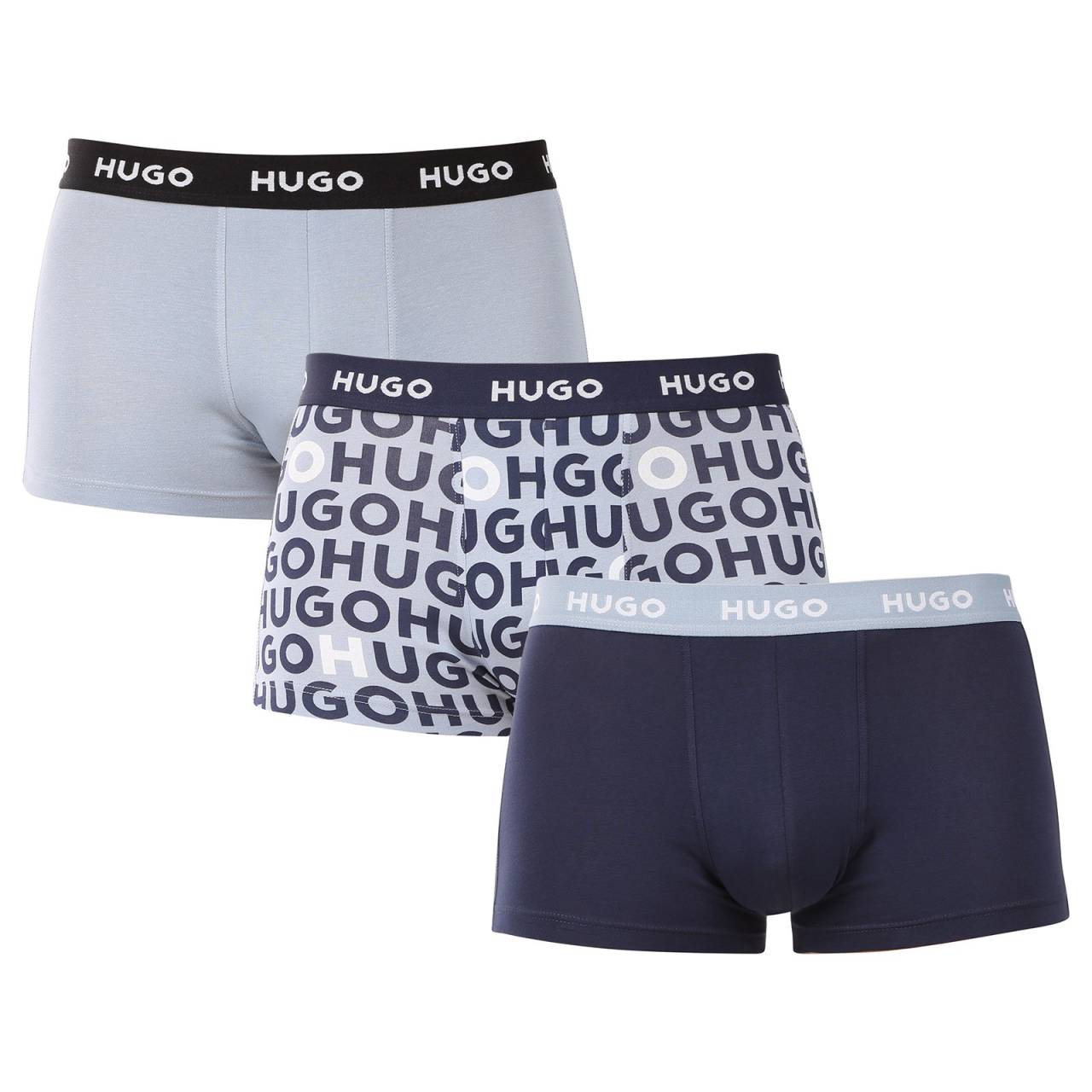 3PACK pánske boxerky BOSS viacfarebné (50532550 984) M, trenky.
Doprajte si dokonalé pohodlie a nadčasový štýl s pánskymi boxerkami BOSS.
Prémiový materiál pre maximálne pohodlie
Boxerky sú vyrobené z vysokokvalitnej zmesi bavlny a elastanu, ktorá poskytuje dokonalú kombináciu jemnosti, priedušnosti a pružnosti.
Štýlový dizajn a elegantný vzhľad
Klasický dizajn s decentným logom BOSS na tkanej elastickej časti dodáva boxerkám moderný a sofistikovaný vzhľad.
Prečo si boxerky BOSS zamilujete

Prvotriedna bavlna: Mäkké, priedušné a príjemné na telo.
Elastický pás s logom BOSS: Štýlové a pohodlné.
Dlhšie nohavičky: Ideálne pod oblek a na šport.
Pružný materiál: Dokonale sa prispôsobí vášmu telu.

Spodná bielizeň BOSS je povinnou výbavou všetkých štýlových mužov.
Značka BOSS vznikla odčlenením od známeho výrobcu oblečenia Hugo Boss ako línia výrobkov pre mužov, ktorí majú radi kvalitné kúsky a nadčasový vzhľad.
Ako sa starať o boxerky BOSS?
Aby si vaše nové boxerky zachovali svoj tvar a kvalitu čo najdlhšie, odporúčame dodržiavať tieto pokyny:

Pranie: Per na 40 ° C s podobnými farbami a jemným pracím prostriedkom.
Sušenie: Môžeš ich sušiť v sušičke na nízku teplotu, ale pre dlhšiu životnosť odporúčame sušenie na vzduchu.
Žehlenie: Pokiaľ je potrebné, žehli na nízku teplotu.

Tip: Nájsť ten správny kus spodnej bielizne, ktorý vám dokonale padne, môže byť náročné.