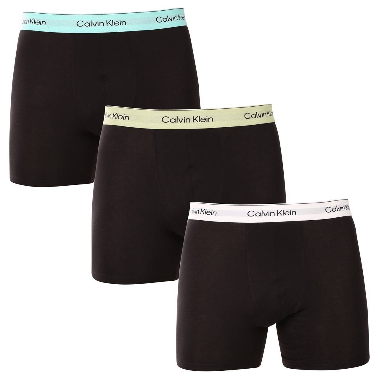 3PACK Boxers para hombre Calvin Klein negro (NB4394-VRB) L.
Disfruta del máximo confort y lujo con los calzoncillos bóxer para hombre de Calvin Klein.
Material de calidad para una mayor comodidad durante todo el día
Los calzoncillos están confeccionados en una mezcla de algodón y elastano de primera calidad.
Diseño elegante y corte práctico
La goma tejida con el logotipo de Calvin Klein en contraste crean un look elegante y atemporal.
Por qué te encantarán los calzoncillos Calvin Klein

Material deprimera calidad: La combinación de algodón y elastano garantiza suavidad, transpirabilidad y flexibilidad para el máximo confort durante todo el día.


Diseñoelegante: El icónico logo de Calvin Klein bordado en elástico confiere a los calzoncillos un aspecto elegante apto para cualquier ocasión.


Corte práctico: Las perneras más largas y el ajuste adaptable proporcionan una mayor comodidad y libertad de movimientos, ideal para la ropa informal, el trabajo y el ocio.

La ropa interior Calvin Klein gusta en todo el mundo
La ropa interior masculina Calvin Klein es uno de los incondicionales de la industria de la moda.
Cómo cuidar tus boxers Calvin Klein
Para que tus nuevos bóxers conserven su aspecto y calidad el mayor tiempo posible, sigue estas sencillas pautas:

Lavandería: El bolígrafo está a una temperatura máxima de 30 °C.


Secado:  No se recomienda secar en secadora - el secado al aire es la mejor opción


Planchado: Los bóxers no necesitan plancha, lo que ahorra tiempo y molestias.

Consejo: Encontrar tu ropa interior favorita puede ser un largo camino, así que queremos que tus piezas favoritas duren mucho tiempo.