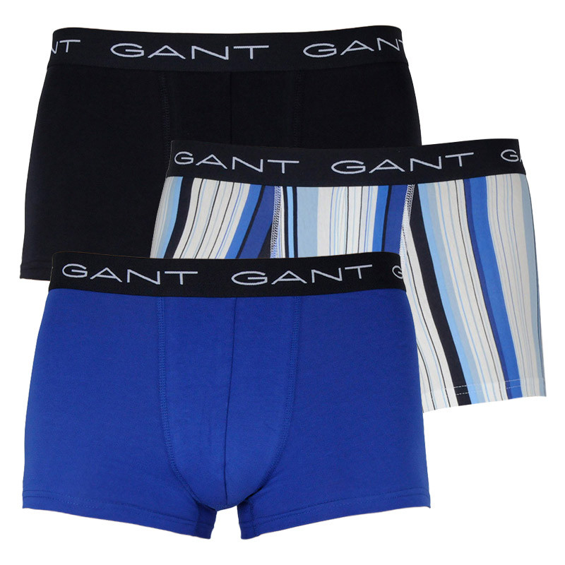 3PACK herenboxershort Gant veelkleurig (902123113-436) XL.
Zet in op comfort en een tijdloze look met de GANT herenboxershort in een tijdloze kleurencombinatie.
Eersteklas materiaal voor dagelijks comfort
De boxershorts zijn gemaakt van een hoogwaardige mix van katoen en elastaan.
Modern ontwerp voor werk en uitgaan
Het eenvoudige ontwerp wordt aangevuld door een tailleband met het GANT-logo, die zacht is en niet drukt.
Waarom je zeker GANT boxershorts moet proberen

Kwaliteitsmateriaal en comfortabele pasvorm: Zacht katoen met elastaan zorgt voor comfort en een geweldige pasvorm.
Stijlvol minimalistisch ontwerp: Het klassieke kleurenschema en het rubberen logo zien er elegant en modern uit.
Veelzijdig gebruik: Ideaal voor dagelijks gebruik, werk, sport en vrije tijd.

GANT ondergoed voor stijlvolle mannen
Sinds 1949 staat het merk GANT synoniem voor precisiewerk en kwaliteitsmaterialen.
Hoe te onderhouden GANT heren boxershorts
Om ervoor te zorgen dat je wasgoed lang in goede conditie blijft, raden we je de volgende tips aan.

Wasgoed: De pen heeft een maximale temperatuur van 40 °C.
Drogen: Je kunt je boxers in de wasdroger drogen - we raden aan om het fijnwasprogramma op een lagere temperatuur in te stellen.
Strijken: Indien nodig kun je ze op een lage temperatuur strijken, het beste binnenstebuiten.

Tip: Het juiste ondergoed vinden dat perfect bij je past, kan een uitdaging zijn.