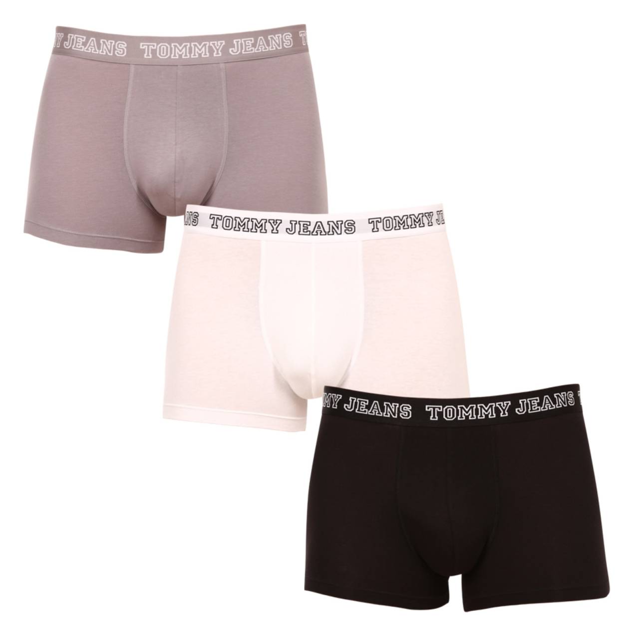 3PACK pánske boxerky Tommy Hilfiger viacfarebné (UM0UM02850 0T9) M, trenky.
Doprajte si nadčasový štýl a špičkový komfort s pánskymi boxerkami od značky Tommy Hilfiger.
Prémiový materiál pre maximálne pohodlie
Boxerky Tommy Hilfiger sú vyrobené z jemnej, na dotyk veľmi príjemnej bavlny s prímesou elastanu, ktorý im dodáva pružnosť a dlhú životnosť.
Ikonyický štýl a precízny strih
Boxerky majú dlhšie nohavičky, ktoré sa nevyhrávajú a poskytujú dostatočné zakrytie a komfort.
Prečo by vám boxerky Tommy Hilfiger nemali chýbať

Prémiová bavlna s elastanom: Mäkká, priedušná a pohodlná na celodenné nosenie.
Dlhšie nohavičky a vyšívaný guma: Stabilita, štýl a žiadne rolovanie.
Elegantný a nadčasový dizajn: Skvelé na každodenné aj špeciálne príležitosti.

Spodná bielizeň Tommy Hilfiger je zárukou najvyššej kvality
Značka Tommy Hilfiger sa stala ikonou amerického obliekania pred takmer 40 rokmi a jej farebnosť v odtieňoch modrej, červenej a bielej je rozpoznateľná na prvý pohľad.
Ako sa starať o boxerky Tommy Hilfiger

Pranie: Per na 30 °C.
Sušenie: Boxerky možno sušiť v sušičke pri nízkej teplote.
Žehlenie: V prípade potreby je možné ich žehliť na nižšiu teplotu.

Tip: Nájdenie ideálneho kúsku spodnej bielizne môže byť niekedy náročné.