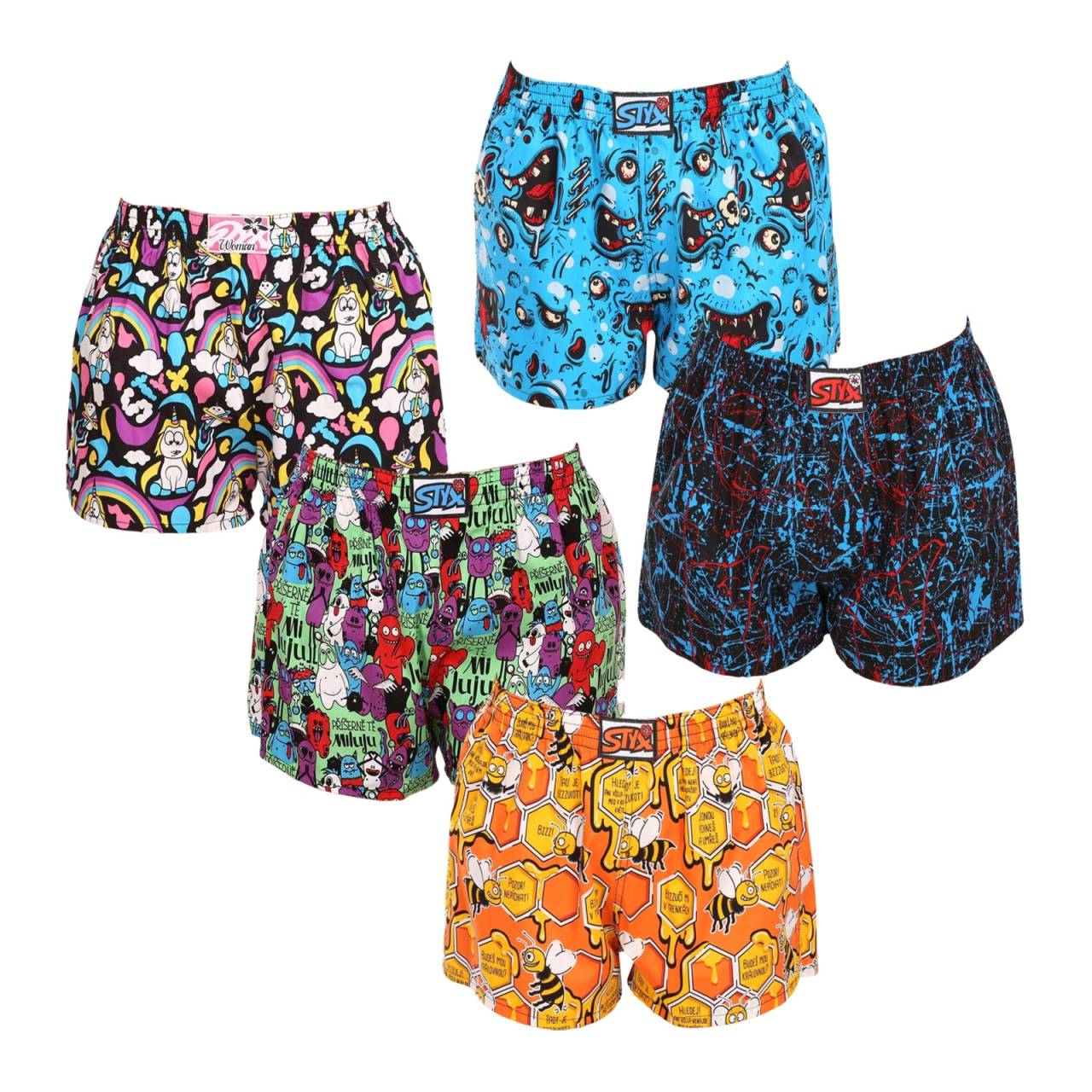 5PACK ženske široke boksarice Styx art klasična guma večbarvne (5K1181534) M.
Želite združiti največje udobje z izvirnim dizajnom?
Kakovostni bombaž za največje udobje
Kratke hlače so izdelane iz 100-odstotnega bombaža, kar pomeni, da lahko uživate v udobnem, zračnem in lahkem materialu, ki je kot nalašč za celodnevno nošenje.
Udoben ohlapen kroj in klasična elastika
Ženske kratke hlače Styx so ohlapnejšega kroja, ki vam omogoča največjo svobodo gibanja.
Zakaj vam bodo všeč ženske kratke hlače Styx

Kakovostni material: 100 % bombaž za popolno udobje in zračnost.
Udobno prileganje: Udobno ohlapno prileganje, idealno za spanje in poležavanje doma.
Češka kakovost: Natančna izdelava in dolga življenjska doba.

Kakovost iz Češke, to je spodnje perilo Styx
Spodnje perilo Styx je v celoti izdelano na Češkem.
Kako skrbeti za kratke hlače, da bodo dolgo ostale kot nove?

Pralnica: Priporočamo pranje pri 30 °C, da ohranijo mehkobo in barvo.
Sušenje: Izogibajte se sušilniku, da material ostane mehak in prožen.
Likanje: Po potrebi likanje izvajajte pri nižji temperaturi, primerni za bombaž.

Nasvet: Postanite strokovnjak za vzdrževanje spodnjega perila z z nasveti v našem članku in svojim najljubšim kosom zagotovite nego, ki si jo zaslužijo.