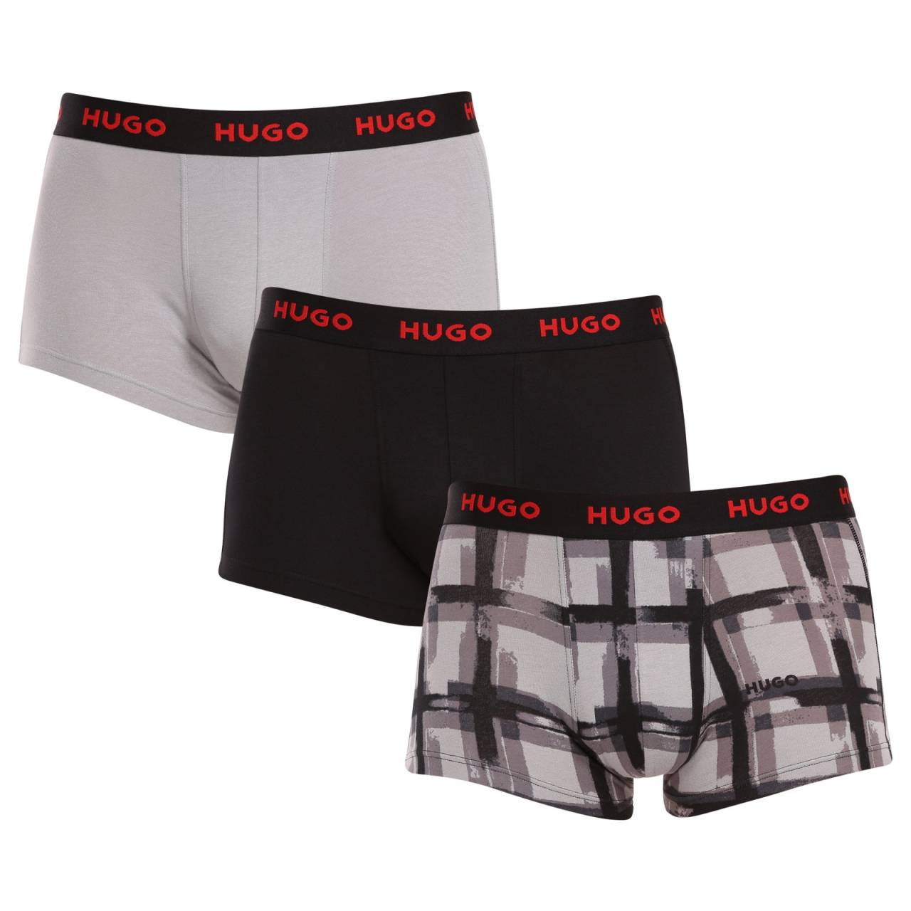 3PACK pánske boxerky HUGO viacfarebné (50480170 039) XL, trenky.
Stavte na nadčasovú eleganciu a špičkový komfort s pánskymi boxerkami HUGO.
Materiál, ktorý vám dokonale padne
Kombinácia vysokokvalitnej bavlny s prímesou elastanu zaručuje optimálnu kombináciu pohodlia a pružnosti.
Štýl, ktorý hovorí sám za seba
Striedma farebnosť je vhodná pre všetkých mužov, ktorí nemajú radi módne výstrelky.
Prečo si zamilujete boxerky HUGO

Prvotriedny materiál v kombinácii bavlny a elastanu.
Elegantný dizajn v klasických farbách.
Kratšie nohavičky pre väčšie pohodlie.

Spodná bielizeň Hugo pre milovníkov pohodlia a luxusu
Značka spodnej bielizne Hugo patrí do rodiny odevov Hugo Boss a vyniká kvalitnými materiálmi a precíznym spracovaním.
Ako sa starať o boxerky HUGO
Aby vaše obľúbené boxerky dlho vydržali, odporúčame dodržiavať tieto tipy.

Pranie: Per je pri teplote 40 °C.
Sušenie: Boxerky môžeš sušiť v sušičke na šetrný program.
Žehlenie: Pokiaľ je potrebné, žehli ich naruby pri nižšej teplote.

Tip: Staňte sa expertom na údržbu spodnej bielizne vďaka radám v našom článku a doprajte svojim obľúbeným kúskom starostlivosť, ktorú si zaslúžia.