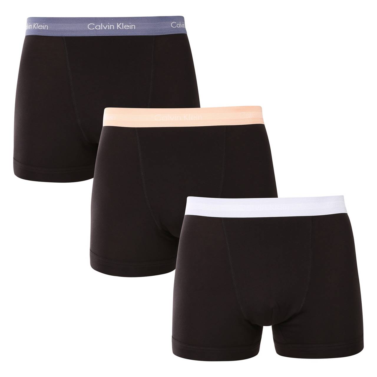 3PACK pánske boxerky Calvin Klein čierné (U2662G-VXQ) XL, trenky.
Užívajte si maximálne pohodlie a luxus s pánskymi boxerkami Calvin Klein.
Kvalitný materiál pre celodenné pohodlie
Tieto boxerky sú vyrobené z prvotriednej zmesi bavlny a elastanu.
Elegantný dizajn a praktický strih
Tkaná guma s kontrastným logom Calvin Klein vytvárajú štýlový a nadčasový vzhľad.
Prečo si zamilujete boxerky Calvin Klein

Prvotriedny materiál: Kombinácia bavlny a elastanu zaručuje mäkkosť, priedušnosť a elasticitu pre maximálne pohodlie počas celého dňa.


Štýlový dizajn: Ikonické logo Calvin Klein s vyšívanou gumou dodáva boxerkám elegantný vzhľad vhodný na každú príležitosť.


Praktický strih: dlhšie nohavice a prispôsobivý strih poskytujú väčšie pohodlie a voľnosť pohybu, ideálne na bežné nosenie, do práce aj na voľný čas.

Spodnú bielizeň Calvin Klein milujú ľudia na celom svete
Pánska spodná bielizeň Calvin Klein patrí k stáliciam módneho priemyslu.
Ako sa starať o boxerky Calvin Klein
Aby si vaše nové boxerky zachovali svoj vzhľad a kvalitu čo najdlhšie, dodržiavajte tieto jednoduché pokyny:

Pranie: Perte ich pri maximálnej teplote 30 °C.


Sušenie: Sušenie v bubnovej sušičke sa neodporúča - najlepšou voľbou je sušenie na vzduchu.


Žehlenie: Boxerky nie je potrebné žehliť, čím ušetríte čas a námahu.

Tip: Hľadanie obľúbenej spodnej bielizne môže byť beh na dlhé trate, preto chceme, aby vám obľúbené kúsky dlho vydržali.