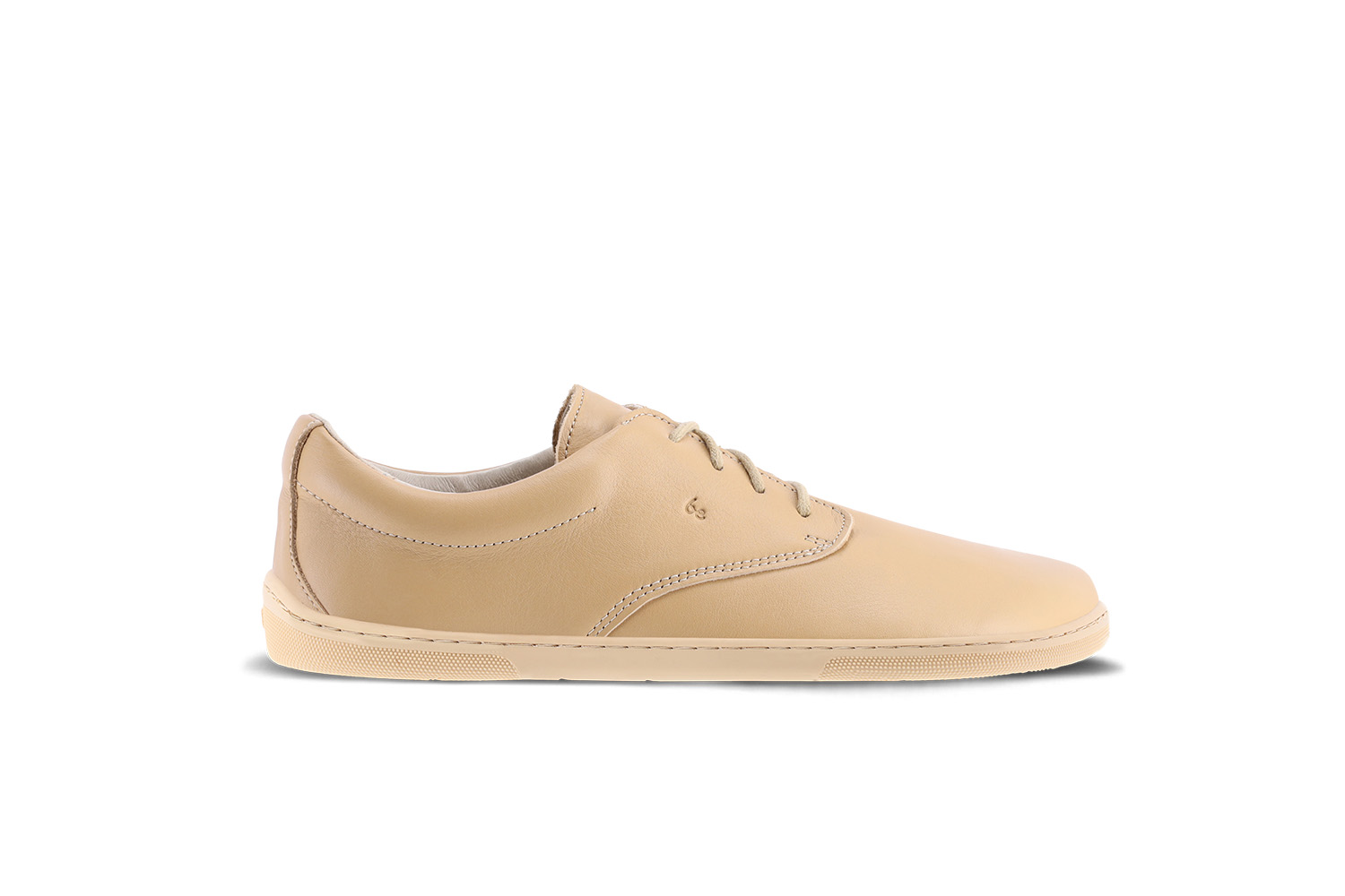 Barfußschuhe Be Lenka Cityscape - Salted Caramel Brown.
Obermaterial: Leder (nappa)Futter: Leder/TextilSohle: TR (EverydayComfort)Einlegesohle: PU-Recycle+Baumwolle (herausnehmbar)Herstellung: SlowakeiEAN/SKU: %eanorsku%
leicht kombinierbare Barfußschuhe für die ÜbergangszeitHergestellt aus hochwertigen NappaledernDie EverydayComfort-Sohle aus einer speziellen Materialmischung ist die ideale Wahl für ganztägige Bewegung in Barfußschuhenzeitloses Design und handgefertigte Qualitätbequemer Tragekomfort für den ganzen Tagum die Schuheigenschaften zu erhalten wird eine regelmäßige Imprägnierung empfohlengenähte Sohle für längere Lebensdauer des Schuhs
Vorteile von Barfußschuhen:
imitieren das Barfußlaufen perfekt nachdie anatomische Form des Schuhs bietet eine großzügige ZehenfreiheitDie Nullneigung der Sohle hält Ferse und Zehen in einer Linie für eine korrekte KörperhaltungStimulierende 4 mm dicke Sohle (ohne Stollen) aktiviert die Nervenenden des Fußesflexible Materialien sorgen für eine bessere Funktion der Muskeln und Sehnen des FußesLeichtigkeit des Schuhs als Vorbeugung gegen müde Füße
Typ: Straßenschuhe