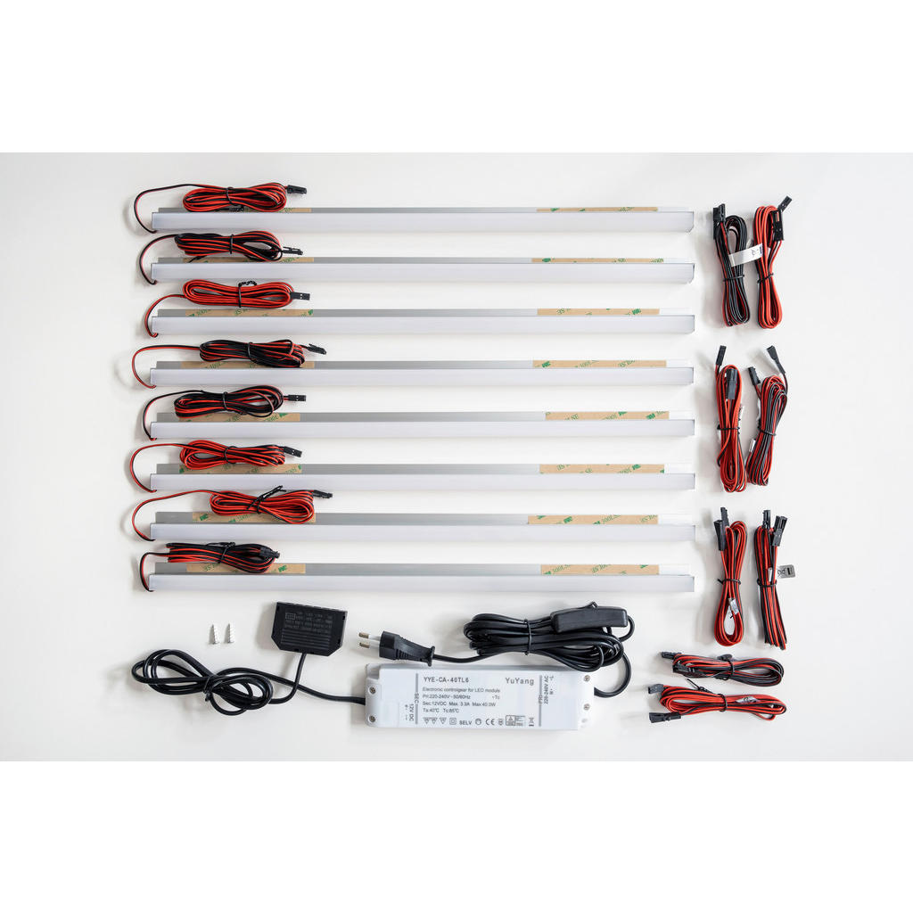 LED OSVETLENIE ZADNEJ STENY.