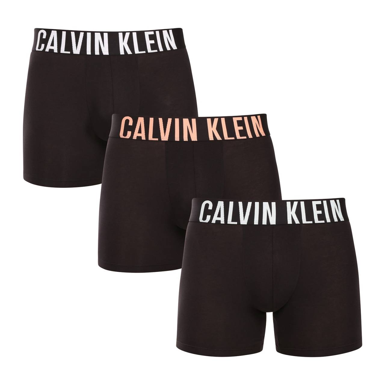 3PACK Herren Klassische Boxershorts Calvin Klein schwarz (NB3609A-VVN) S.
Genießen Sie ultimativen Komfort und Luxus mit den Calvin Klein Boxershorts für Männer in elegantem Schwarz.
Hochwertiges Material für ganztägigen Komfort
Die Boxershorts sind aus einer hochwertigen Mischung aus Baumwolle und Elastan gefertigt.
Elegantes Design und praktischer Schnitt
Die schwarze Farbe und der gewebte Gummizug mit kontrastierendem Calvin Klein-Logo sorgen für einen stilvollen und zeitlosen Look.
Warum Sie Calvin Klein Boxershorts lieben werden

Hochwertiges Material: Die Kombination aus Baumwolle und Elastan sorgt für Weichheit, Atmungsaktivität und Flexibilität für maximalen Komfort während des ganzen Tages.


Elegantes Design: Die zeitlose schwarze Farbe und das kultige, aufgestickte Calvin Klein-Logo verleihen den Boxershorts einen eleganten Look, der zu jedem Anlass passt.


Praktischer Schnitt: Die längeren Beine und die anpassungsfähige Passform bieten zusätzlichen Komfort und Bewegungsfreiheit, ideal für Freizeit, Beruf und Berufung.

Calvin Klein Unterwäsche wird von Menschen auf der ganzen Welt geliebt
Calvin Klein Herrenunterwäsche gehört zu den Aushängeschildern der Modeindustrie.
So pflegen Sie Ihre Calvin Klein Boxershorts
Damit Ihre neuen Boxershorts so lange wie möglich ihr Aussehen und ihre Qualität behalten, sollten Sie diese einfachen Richtlinien befolgen:

Wäscherei: Der Stift hat eine Höchsttemperatur von 30 °C.


Trocknen:  Das Trocknen im Wäschetrockner wird nicht empfohlen - Lufttrocknung ist die beste Option.


Bügeln: Boxershorts müssen nicht gebügelt werden, was Ihnen Zeit und Mühe erspart.

Tip: Die Suche nach Ihrer Lieblingsunterwäsche kann sehr langwierig sein, deshalb möchten wir, dass Ihre Lieblingsstücke lange halten.