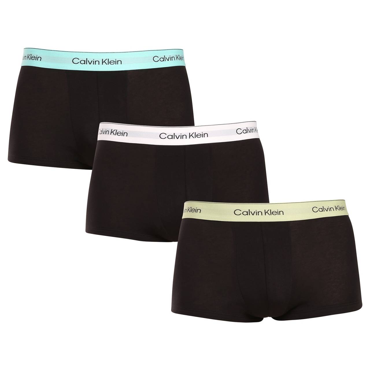 3PACK pánske boxerky Calvin Klein čierné (NB4389-VRB) XL, trenky.
Táto sada pánskych boxeriek Calvin Klein prináša nielen dokonalé pohodlie, ale aj nadčasový a moderný štýl.
Kvalitný materiál na každodenné nosenie
Boxerky Calvin Klein sú vyrobené z prvotriednej bavlny s prímesou elastanu pre mäkkosť, priedušnosť a pružnosť.
Kratšie nohavice pre maximálnu voľnosť pohybu
Boxerky Calvin Klein majú kratšie nohavičky, takže sú ideálnou voľbou pre tých, ktorí uprednostňujú voľnejší pohyb a minimálne obmedzenia.
Výhody, ktoré oceníte každý deň

Priedušná bavlna: Udrží vás svieže po celý deň.


Pružnosť vďaka elastanu: Boxerky sa dokonale prispôsobia vášmu telu a neobmedzujú v pohybe.


Štýlový elastický pás: Logo Calvin Klein dodáva boxerkám nadčasový vzhľad.

Spodná bielizeň Calvin Klein vám dodá jedinečný štýl
Pánska spodná bielizeň Calvin Klein patrí k stáliciam módneho priemyslu.
Ako sa starať o boxerky Calvin Klein
Aby si vaše boxerky zachovali svoju kvalitu a pohodlie po dlhú dobu, odporúčame dodržiavať tieto pokyny:

Pranie: Boxerky perte pri teplote 30 °C, aby ste zachovali mäkkosť materiálu.


Sušenie: Možno bezpečne sušiť v sušičke na nízkom stupni.


Žehlenie: Boxerky nie je potrebné žehliť.

Tip: Nájsť ten správny kus spodnej bielizne, ktorý vám dokonale padne, je niekedy náročné.
