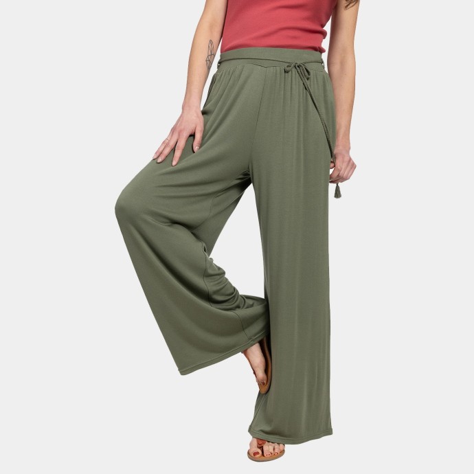 Bushman pants Farina green 42P.
 
 * The looser flowing cut of this piece is intentional.