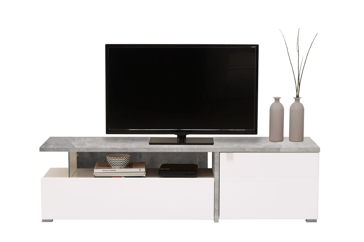 Televízny stolík drago - beton/biela.

 

Pod priestrannou hornou doskou v dekore betónu sa nechází otvorená police.

 

Rozmery televízneho stolíku Drago sú 160,5x44,5x40cm (š, v, h)

 

Ďalšiu inšpiráciu pre zariadenie obývacej izby nájdete v súvisiacich produktoch nižšie.