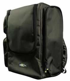 Ridgemonkey batoh hunter 750 rucksack.
 Špecifikácia: 
 • Vysoko kvalitný 1680D materiál 
 • Perfektne do neho sedí Hunter 750 zavážacia lodička 
 • Vodotesné PVC dno 
 • Obojsmerný zips na hlavnom vrecku 
 • Ďalšie tri vrecká po stranách 
 • Nastaviteľné polstrované popruhy 
 • Polstrovaný chrbát 
 • Rozmery: 430 (dĺžka) x 385 (šírka) x 180 mm (hĺbka) 
 • Rozmery hlavné vrecko: 415 (dĺžka) x 280 (šírka) x 155 mm (hĺbka)