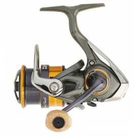 Daiwa navijak 22 silvercreek x lt 2000s-xh.
 Vlastnosti: •Atd Drag •Telo navijaka a rotor z karbónu Zaion V •Cievka z hliníka •Cross-wrap ukladanie vlasca •Odskrutkovateľná hliníková kľučka vyrobená z jedného kusu •Korková rukoväť