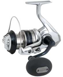 Shimano navijak saragosa sw a 5000 xg.
 K dispozícii je široká škála veľkostí, od kompaktných 5000 až po masívne 25000, určite sa nájde model, ktorý bude vhodný pre váš štýl rybárčenia, a vďaka kvalite prevedenia a pokročilým technológiám Shimano vám nová Saragossa poskytne dlhé roky služby a potešenia.
 Celý rad technológií HAGANE, pohon InfinityDrive pre zvýšenie krútiaceho momentu, X-Protect (IPX8) pre najlepšiu ochranu pred slanou vodou, zoznam je takmer nekonečný.
 Rôzne modely z radu Saragosa používam už niekoľko rokov a lovím v rôznych destináciách od mrazivých vôd na sever od polárneho kruhu až po parné trópy rovníkových šírok.
 •HAGANE Gear, X-SHIP a InfinityDrive poskytujú pozoruhodný výkon • Telo Hagane pre maximálnu pevnosť a ľahkosť •X-Protect (IPX8) a X-Shield pre maximálnu ochranu pred slanou vodou • Celý rad veľkostí od kompaktných 5000 až po veľké cievky 25000 •Brzdná sila: 10 kg •Návin na jedno otočenie kľučky: 105 cm