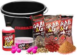 Starbaits akčné vedierko g&g global strawberry jam.
 Starbaits Boilies G&G Global Strawberry Jam 2,5 kg 20 mm 
 Boilies je vyrobené z vysoko kvalitných základných zložiek s ideálnou kombináciou atraktantov.
 Starbaits Pop Up G&G Global Strawberry Jam 20 g 14 mm 
 Plávajúce boilies s prenikavou arómou.
 Starbaits Booster G&G Global Strawberry Jam 500 ml 
 Univerzálny booster na zosilnenie pachovej a chuťovej stopy.
 Starbaits Method Mix Global Strawberry Jam 1,8 kg 
 Carp Method Mix Global je hrubé sladké kŕmenie určené špeciálne na lov kaprov.
 Starbaits Pelety G&G Global Seedy Mix - 2,5 kg 
 Pelety s vysokou atraktivitou na rýchle nalákanie kaprov na zakŕmené miesto.
 Starbaits Vedro Tourno Bucket Round 15 l 
 Okrúhle vedierko z pevného plastu s madlom a logom Starbaits.