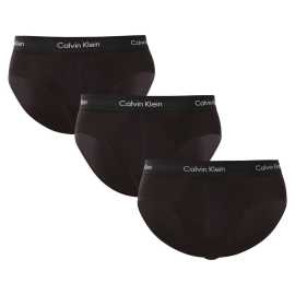 3PACK pánske slipy Calvin Klein čierne (U2661G-VX9) S.
Stavte na osvedčenú kombináciu pohodlia, kvality a ikonického štýlu.
Príjemný materiál pre celodenné pohodlie
Slipy sú vyrobené z kvalitnej zmesi bavlny a elastanu.
Elegantný dizajn s ikonickým elastickým pásom
Minimalistický dizajn dopĺňa elastický pás s logom Calvin Klein, ktorý celému modelu dodáva moderný a zároveň nadčasový vzhľad.
Výhody, ktoré oceníte každý deň

Priedušná bavlna: Udrží vás svieže po celý deň.


Pružnosť vďaka elastanu: Slipy sa dokonale prispôsobia vášmu telu a neobmedzujú v pohybe.


Štýlová tkaná guma: Logo Calvin Klein dodáva nohavičkám nadčasový vzhľad.

Spodná bielizeň Calvin Klein vám dodá jedinečný štýl
Pánska spodná bielizeň Calvin Klein patrí k stáliciam módneho priemyslu.
Ako sa starať o nohavičky Calvin Klein
Pri správnej starostlivosti zostanú nohavičky Calvin Klein dlho ako nové - a každý deň vám prinesú štýl a pohodlie v jednom.

Pranie: Per slipy na 30 °C, ideálne naruby, aby sa zachovala farba aj kvalita gumy.
Sušenie: Slipy môžeš sušiť v sušičke, ale zvoľ šetrný program pri nízkej teplote.
Žehlenie: Nežehliť.

Tip: Nájsť ten správny kus spodnej bielizne, ktorý vám dokonale padne, môže byť náročné.