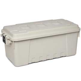 Plano box sportsmans trunk medium - smoke.
 •Jednoduché skladovanie doma alebo preprava vo vozidle alebo na lodi •Lisované drážky pre vyrovnávanie na seba •Vystužené odnímateľné veko •Odolné západky •Uväzovacie body na boku •Uzamykateľné •Vnútorný rozmer: 66cm x 29cm x 29cm (LWH)