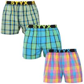 3PACK Caleçons pour hommes Styx sport élastique multicolore (3B110103) XXL.
Vous cherchez un short qui allie style, confort et qualité supérieure?
Coton de qualité pour un confort parfait
Le short est fabriqué en 100 % coton de première qualité, qui est non seulement doux au toucher, mais aussi merveilleusement respirant.
Coupe classique et look moderne
Grâce à sa coupe ample, vous vous sentirez parfaitement à l'aise dans ce short, qui offre une grande liberté de mouvement.
Pourquoi vous devez absolument essayer les shorts Styx

100% coton pour un maximum de confort: Le short est fabriqué en coton de haute qualité, doux, respirant et agréable à la peau, ce qui garantit un confort tout au long de la journée.
Caoutchouc tissé sportif: L'élastique du logo Styx, ferme mais confortable, maintient les shorts en place sans les décoller ou les desserrer.
Production tchèque et qualité d'exécution : Styx est une marque tchèque traditionnelle qui s'enorgueillit de la précision de son travail, de sa durabilité et de la longue durée de vie de ses produits.

La marque tchèque Styx offre plaisir et qualité supérieure
Les sous-vêtements Styx sont particulièrement appréciés par ceux pour qui l'individualité est importante.
Comment entretenir les shorts Styx ?
Pour que votre short reste longtemps en bon état, nous vous conseillons de suivre les conseils suivants.

Blanchisserie: Nous recommandons un lavage à 30 °C pour que le coton conserve sa douceur et que les couleurs restent riches.
Sèche-linge: Le séchage par culbutage n'est pas recommandé pour éviter le rétrécissement du matériau.
Repassage: Le coton peut être repassé, mais nous recommandons une température plus basse pour éviter d'endommager le tissu.

Conseil : Devenez un expert de l'entretien de la lingerie les conseils de notre article et donnez à vos pièces préférées le soin qu'elles méritent.