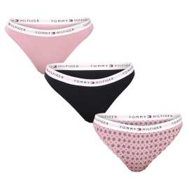 3PACK ženske hlačke Tommy Hilfiger večbarvne (UW0UW05529 0WI) L.
Privoščite si udobje v ikoničnem dizajnu, ki bo povečal vašo samozavest.
Prijeten material za celodnevno udobje
Osnova teh hlač je izdelana iz visokokakovostnega bombaža, ki je mehak za kožo, diha in zagotavlja udobje tudi med celodnevnim nošenjem.
Sodobna zasnova, ki vam ustreza
Minimalistična zasnova se bo prilegala vsaki garderobi in poudarila vaš edinstven slog.
Kaj vam je všeč pri hlačah Tommy Hilfiger

Vrhunska kakovost kultne blagovne znamke.
Mehak, lahek in prožen material.
Elegantna zasnova za eleganten in športen videz.

Tommy Hilfiger je blagovna znamka za vse sodobne ženske
Spodnje perilo Tommy Hilfiger predstavlja popolno harmonijo med klasičnim in sodobnim videzom.
Kako poskrbeti za svoje hlačke
Če želite, da bodo vaše najljubše hlačke ostale kot nove, priporočamo, da upoštevate naslednje smernice za vzdrževanje.

Pralnica: Operite pri najvišji temperaturi 30 °C.
Sušenje: Ne sušite v sušilnem stroju - lahko se skrči ali poškoduje elastan.
Likanje: Da, vendar le na nizki temperaturi in od znotraj navzven, da ne poškodujete površine ali odtisa na gumi.

Nasvet: Vaše najljubše spodnje perilo si zasluži nežno nego.