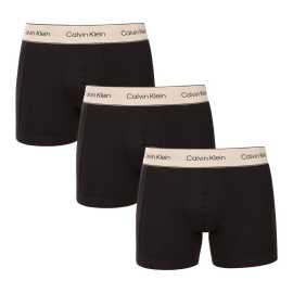 3PACK Moške boksarice Calvin Klein črne (NB4447-UB1) S.
Uživajte v popolnem udobju in razkošju z moškimi boksericami Calvin Klein.
Kakovosten material za celodnevno udobje
Bokserice so izdelane iz vrhunske mešanice bombaža in elastana.
Elegantna zasnova in praktičen rez
Tkana guma s kontrastnim logotipom Calvin Klein ustvarja eleganten in brezčasen videz.
Zakaj vam bodo všeč bokserice Calvin Klein

Premium material: Kombinacija bombaža in elastana zagotavlja mehkobo, zračnost in prožnost za maksimalno udobje skozi ves dan.


Elegantna zasnova: Ikonični izvezeni logotip Calvin Klein daje boksericam eleganten videz, primeren za vsako priložnost.


Praktični rez: Daljše noge in prilagodljiv kroj zagotavljajo dodatno udobje in svobodo gibanja ter so idealne za vsakdanje nošenje, delo in prosti čas.

Spodnje perilo Calvin Klein obožujejo ljudje po vsem svetu
Moško spodnje perilo Calvin Klein je ena od stalnic modne industrije.
Kako skrbeti za boksarice Calvin Klein
Če želite zagotoviti, da bodo vaše nove bokserice čim dlje ohranile svoj videz in kakovost, upoštevajte te preproste smernice:

Pralnica: Temperatura peresa je največ 30 °C.


Sušenje:  Sušenje v sušilnem stroju ni priporočljivo - najboljša možnost je sušenje na zraku.


Likanje: Bokserjev ni treba likati, kar vam prihrani čas in težave.

Nasvet: Iskanje najljubšega spodnjega perila je lahko dolga pot, zato želimo, da bi vaši najljubši kosi zdržali dolgo časa.