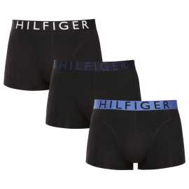 3PACK pánske boxerky Tommy Hilfiger čierne (UM0UM03467 0V9) XL, trenky.
Zvoľte nadčasový štýl, ktorý kombinuje eleganciu s funkčnosťou.
Funkčný materiál novej generácie pre vaše pohodlie
Kvalitné umelé vlákno s vysokým podielom elastanu zaisťuje, že boxerky sa skvele prispôsobia vášmu telu a neobmedzujú vás v pohybe.
Elegantný dizajn a strih, ktorý drží
Dlhšie nohavičky zaisťujú pohodlie a komfort počas celého dňa – žiadne vyhrňovanie ani nepríjemné zarezávanie.
Prečo by ste mali vyskúšať boxerky Tommy Hilfiger

Funkčný materiál s vynikajúcou pružnosťou a priedušnosťou, ktorý sa ľahko udržiava.
Moderný vzhľad a skvelý strih s dlhšími nohavičkami pre väčšie pohodlie.
Reprezentatívny štýl a kvalita značky Tommy Hilfiger.

Spodná bielizeň Tommy Hilfiger je zárukou najvyššej kvality
Značka Tommy Hilfiger sa stala ikonou amerického obliekania pred takmer 40 rokmi a jej farebnosť v odtieňoch modrej, červenej a bielej je rozpoznateľná na prvý pohľad.
Ako správne starať sa o boxerky Tommy Hilfiger
Aby vaše obľúbené spodné prádlo vydržalo dlho ako nové, odporúčame dodržiavať nasledujúce pokyny.

Pranie: Per na 30 °C s jemným pracím prostriedkom.
Sušenie: Môžeš sušiť v sušičke – zvoľ jemný program s nízkou teplotou.
Žehlenie: Je možné žehliť na nízky stupeň, ale nie je to nutné – materiál je prirodzene hladký.

Tip: Staňte sa odborníkom na údržbu spodnej bielizne vďaka radám v našom článku a doprajte svojim obľúbeným kúskom starostlivosť, ktorú si zaslúžia.