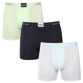 3PACK pánske boxerky Calvin Klein viacfarebné (NB4477-3U3) L, trenky.
Doprajte si kombináciu luxusu a pohodlia s pánskymi boxerkami Calvin Klein.
Kvalitný materiál pre celodenné pohodlie
Boxerky Calvin Klein sú vyrobené z prvotriednej zmesi bavlny a elastanu.
Moderný dizajn a dokonalý strih
Každý kúsok v tomto balení má jednoduchý, ale moderný dizajn s dlhšími nohavičkami, ktoré poskytujú väčšie pohodlie pri širokom spektre aktivít.
Prečo si obľúbite boxerky Calvin Klein

Prvotriedna zmes materiálov: Kombinácia bavlny a elastanu pre maximálne pohodlie a pružnosť.


Štýlový dizajn: Rôzne farby a vzory na každodenné nosenie.


Dlhšie nohavičky: Poskytujú väčšie krytie a pohodlie, ideálne na každodenné nosenie a športové aktivity.


Ikonická značka: Calvin Klein je symbolom kvality, štýlu a pohodlia, ktoré nikdy neomrzia.

Spodnú bielizeň Calvin Klein milujú ľudia na celom svete
Pánska spodná bielizeň Calvin Klein patrí k stáliciam módneho priemyslu.
Ako sa starať o boxerky Calvin Klein
Aby boli vaše boxerky v perfektnom stave, je dôležité venovať im správnu starostlivosť:

Pranie: Perte pri teplote maximálne 30 °C, aby ste zachovali mäkkosť a pružnosť materiálu.


Sušička: Boxerky môžete bezpečne sušiť v sušičke pri nízkej teplote, čím ušetríte čas a zaistíte, že zostanú mäkké.


Žehlenie: Boxerky nie je potrebné žehliť, pretože si zachovajú svoj tvar a pružnosť aj bez žehlenia.

Tip: Staňte sa expertom na údržbu spodnej bielizne vďaka tipom v našom článku a doprajte svojim obľúbeným kúskom starostlivosť, ktorú si zaslúžia.