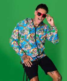 Pánska bunda 69SLAM BALI (MHWBAL-PM) L.
Oživte svoj šatník a vyjadrite svoju osobnosť s výraznou bundou od 69SLAM – značky, ktorá vznikla na slnečnom Bali a je určená pre tých, ktorí sa neboja byť viditeľní.
Ľahký a odolný materiál pre aktívny život
Bunda je vyrobená z ľahkého polyesteru, ktorý vyniká svojou odolnosťou, ľahkou údržbou a rýchloschnúcimi vlastnosťami.
Štýl, ktorý nikdy nezostarne
Typický podpis značky 69SLAM – odvážne vzory, provokatívne motívy a divoké dizajny – zaručí, že sa nestratíte v dave.
Nečakajte, buďte sami sebou – v bunde od 69SLAM
Nevypadajte ako dav – obliekajte sa originálne a žite život naplno.
Prečo si ju zamilujete?

Ľahký, odolný a rýchloschnúci materiál
Výrazný dizajn inšpirovaný životom na Bali
Skvelá voľba na každodenné nosenie, cestovanie a voľný čas
Voľný strih pre maximálne pohodlie
Štýlová kapucňa a kvalitný zips pre funkčnosť a štýl

Ako sa starať o bundu 69SLAM:

Pranie: Bundu perte pri maximálnej teplote 30 °C.


Sušenie: Nesušte v sušičke.


Žehlenie: Bundu nežehlite.