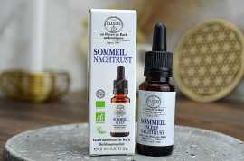 Kvetová esencia - BIO Bachov Elixír / Kvapky - POKOJNÝ SPÁNOK Esencie SPÁNOK je pre každého, kto ťažko zaspáva alebo sa v noci budí.

Autentický Bachov kvetinový liek
Fľaštička s kvapkadlom 20 ml
Certifikácie: ECOCERT organické, Certifié agriculture biologique

Ako používať
Nakvapkajte 4 kvapky elixíru do pohára s trochou vody, alebo nakvapkajte pod jazyk, 4 krát denne, alebo si nakvapkajte 16 kvapiek do malej fľaše s vodou a pite počas dňa. 

Bezpečnostné opatrenia - Neprekračujte dennú ustanovenú dávku.

Zloženie : Organická brandy 40% , Rastlinné extrakty  (1/250) : Ornithogallum umbellatum, Aesculus carnea, Aesculus hippocastanum, Populus tremula, Verbena officinalis.

Tento elixír bol certifikovaný ako organický spoločnosťou Ecocert.

  

Made in France

Výrobca: Elixirs & Co, Paríž, Francúzko