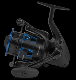 Preston innovations navijak invictus reel 520.
 Tieto navijaky sú k dispozícii v troch univerzálnych veľkostiach - 320, 420 a 520 - a sú navrhnuté tak, aby zvládli najrôznejšie rybárske situácie na rôznych revíroch as rôznymi metódami.
 Veľkosti a použitie navijakov: 
 •320: Ideálne pre kratšie hody do 40m.
 Kľúčové vlastnosti: 
 •Odolné, nárazuvzdorné grafitové telo •Precízne opracovaná hliníková cievka •Mikronastaviteľná predná brzda pre citlivé nastavenie •Hladký a spoľahlivý prevodový systém •Vysoko kvalitný kovový klip pre väčšiu odolnosť •Dizajn s jednoduchou kľučkou pre pohodlné použitie •Cievky s optimalizovanou kapacitou vlasca •Ľahké, kompaktné telo pre ľahkú manipuláciu