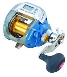 Wft multiplikátor digital linecounter 875 lh.
 Nový silný brzdový systém CARBON DRAG podporuje brzdový účinok záťažového momentu.
 Špecifikácia: • Elektronický ukazovateľ odvinutej šnúry do 999 m • Radič • Hliníková cievka • Klip na uchytenie šnúry • Precízna hviezdicová brzda • Nový brzdový systém jednosmerného ložiska WFT INFINITE ASSIST DOG SYSTÉM – nezničiteľný, bezúdržbový, proti korózii, kompletne vyrobený z pravej ocele • Nekonečná poistka spätného chodu • S ochranou proti preťaženiu • Pri záseku okamžitý kontakt • Odporúčame v kombinácii s pletenými šnúrami WFT KG STRONG 
 POZOR!