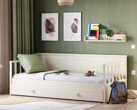 Posteľ s prístelkou fairy - dub svetlý.
Maximálna nosnosť 130 kg znamená, že si vedľa svojho dieťaťa môžete pohodlne sadnúť, prečítať mu rozprávku alebo ho upokojiť, keď to potrebuje.
Prístelka je na kolieskach, takže manipulácia s ňou je hotová hračka.
Pevná MDF doska a kvalitné lamino vám zaručia, že posteľ vydrží roky intenzívneho používania.

 


Posteľ 100×200 cm a prístelka 90×190 cm.


Matrac nie je súčasťou. Vhodný matrac do postele je s výškou 19cm, kvôli zábranám.
Posteľ je dodávaná s roštom.

 

Rozmery postele s prístelkou Fairy sú 206x73x107cm (š, v, h).
Rozmery prístelky k posteli Fairy  sú 198x23x94cm (š, v, h).

 


Všetky produkty z kolekcie Fairy  a vhodné matrace nájdete nižšie v súvisiacich produktoch